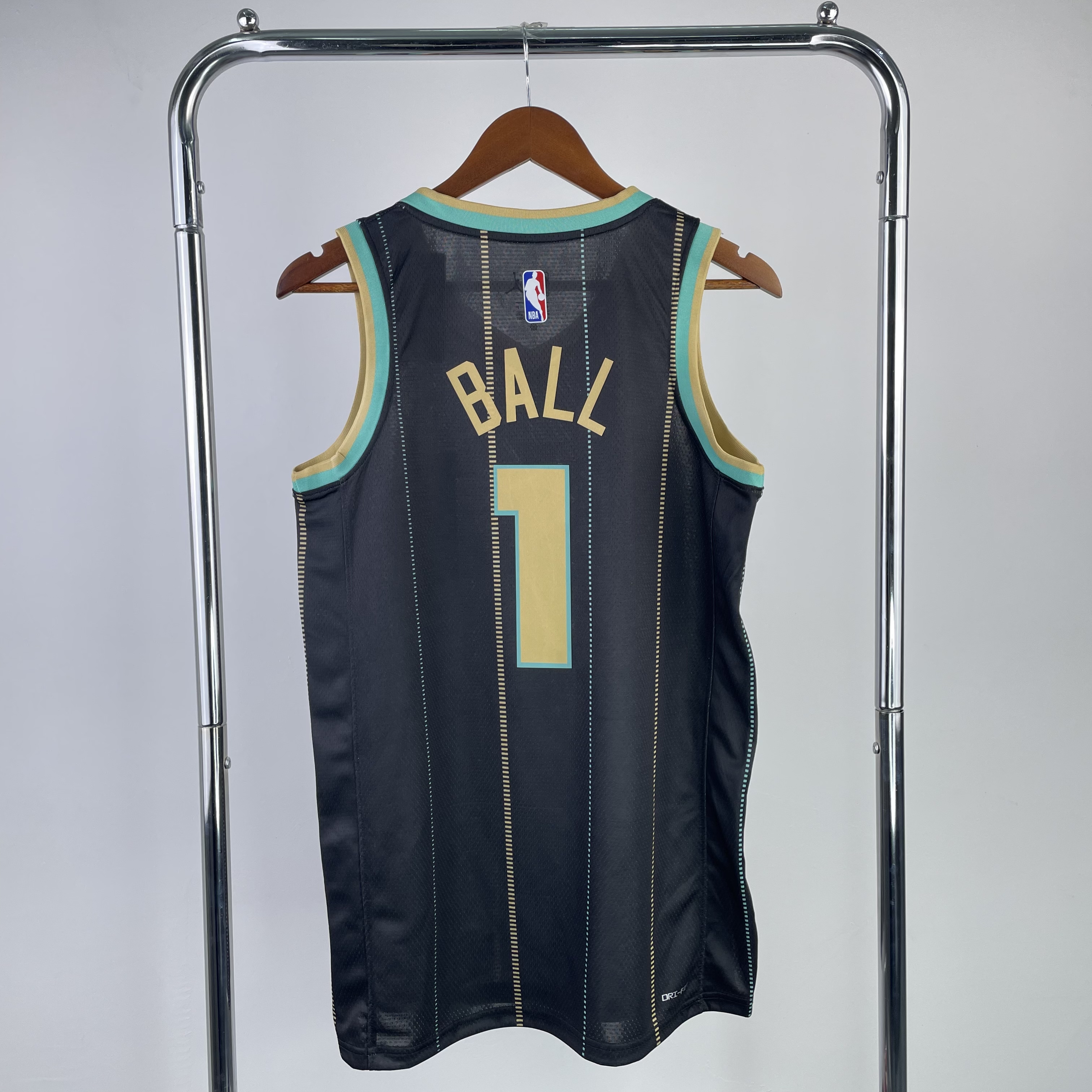23 Season Hornets City Edition No.1 Ball