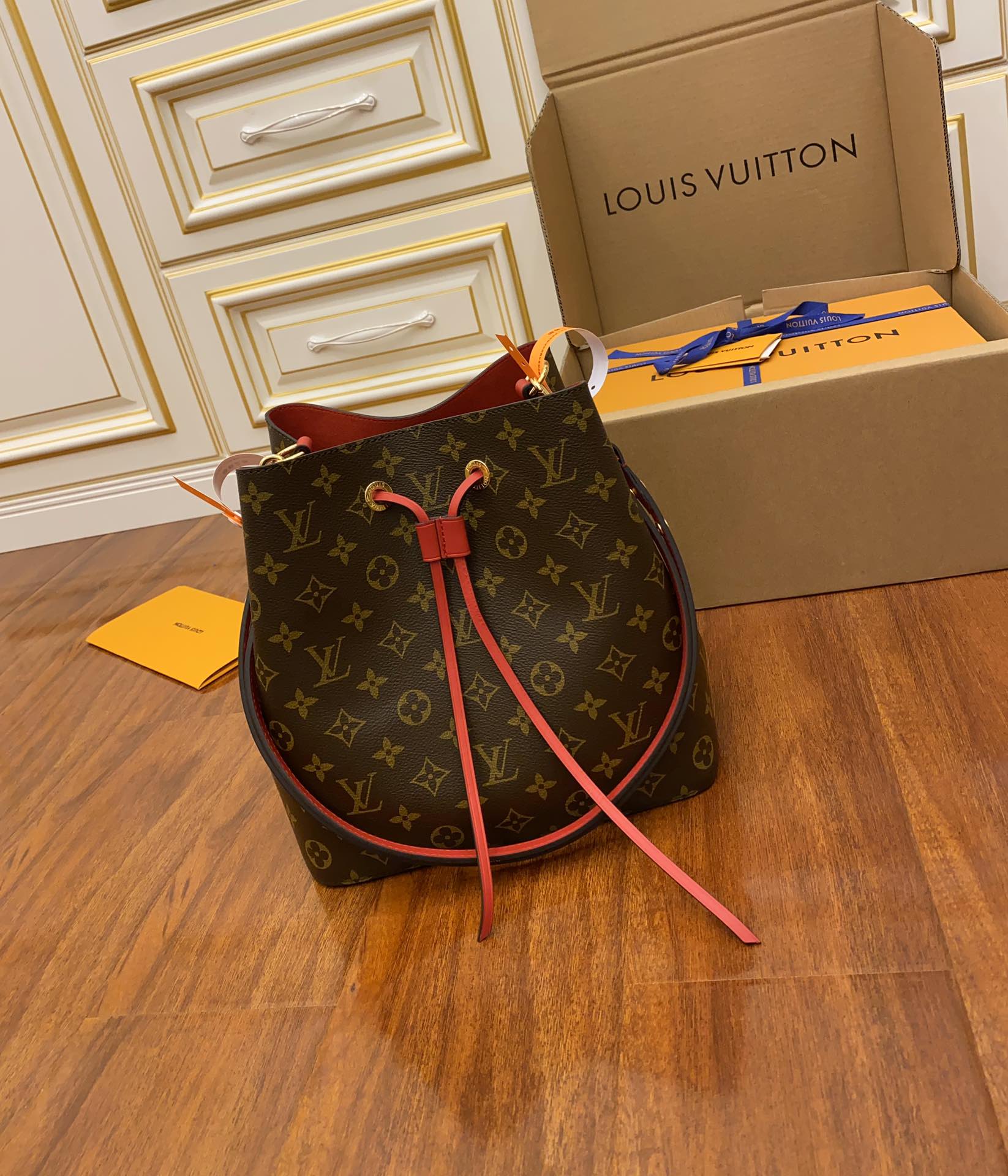 Louis Vuitton LV NeoNoe MM M44021