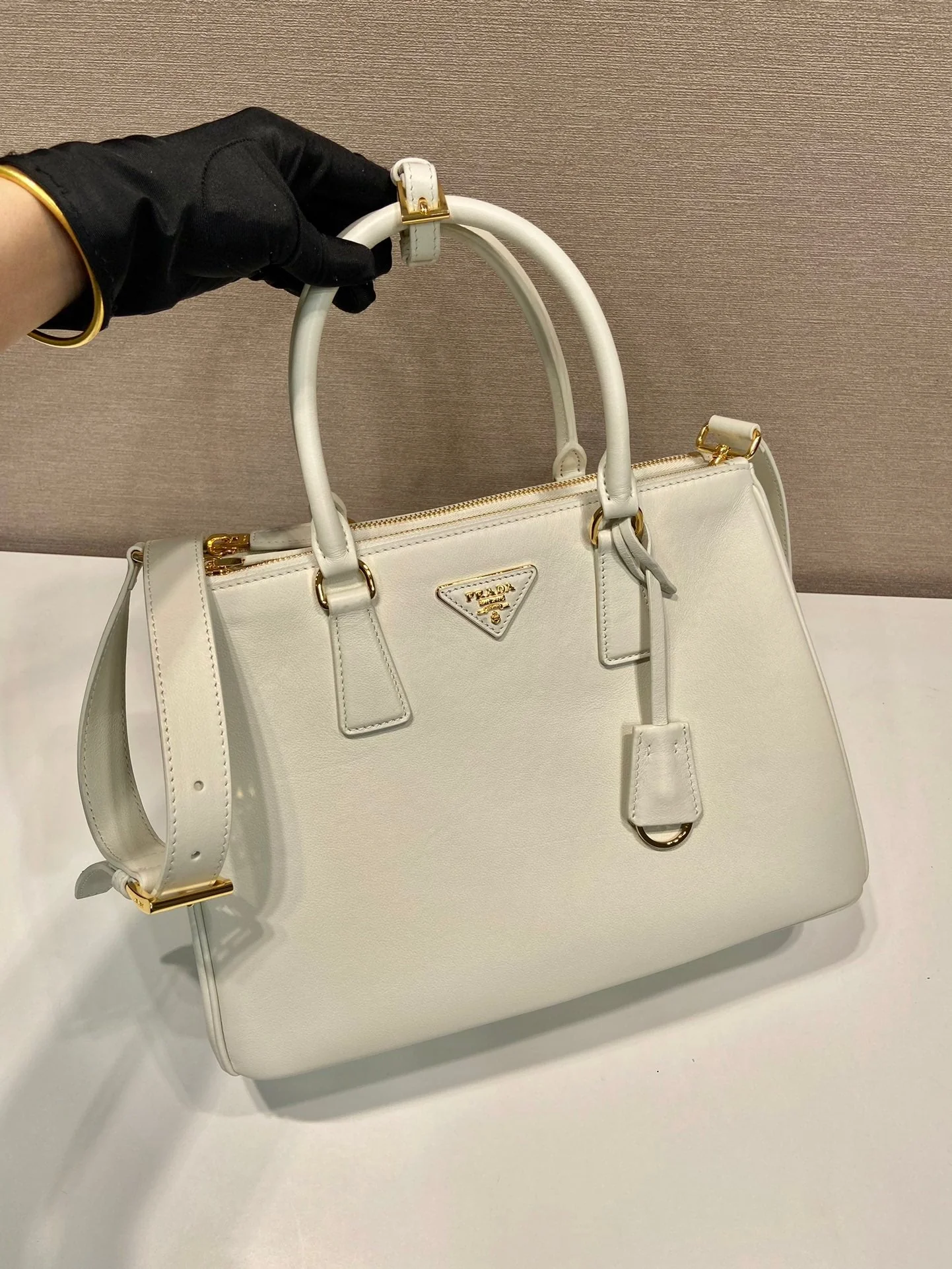 Prada LARGE GALLERIA BAG 32 IN WHITE SMOOTH CALFSKIN GOLD HARDWARE