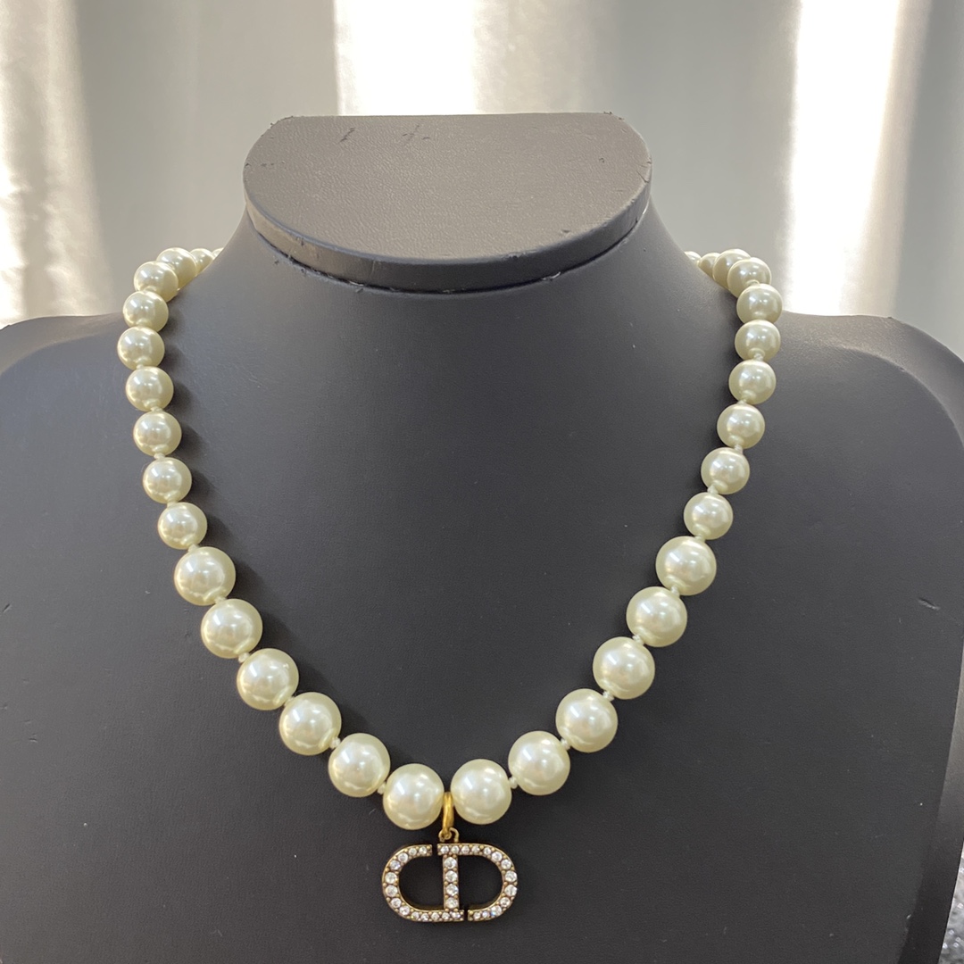 Dior Classic Pearl Necklace