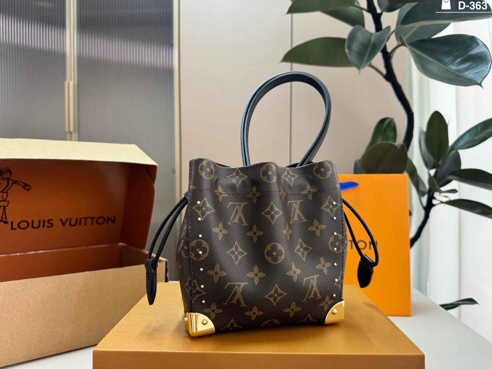 Louis Vuitton LV Nano Noe Trunk