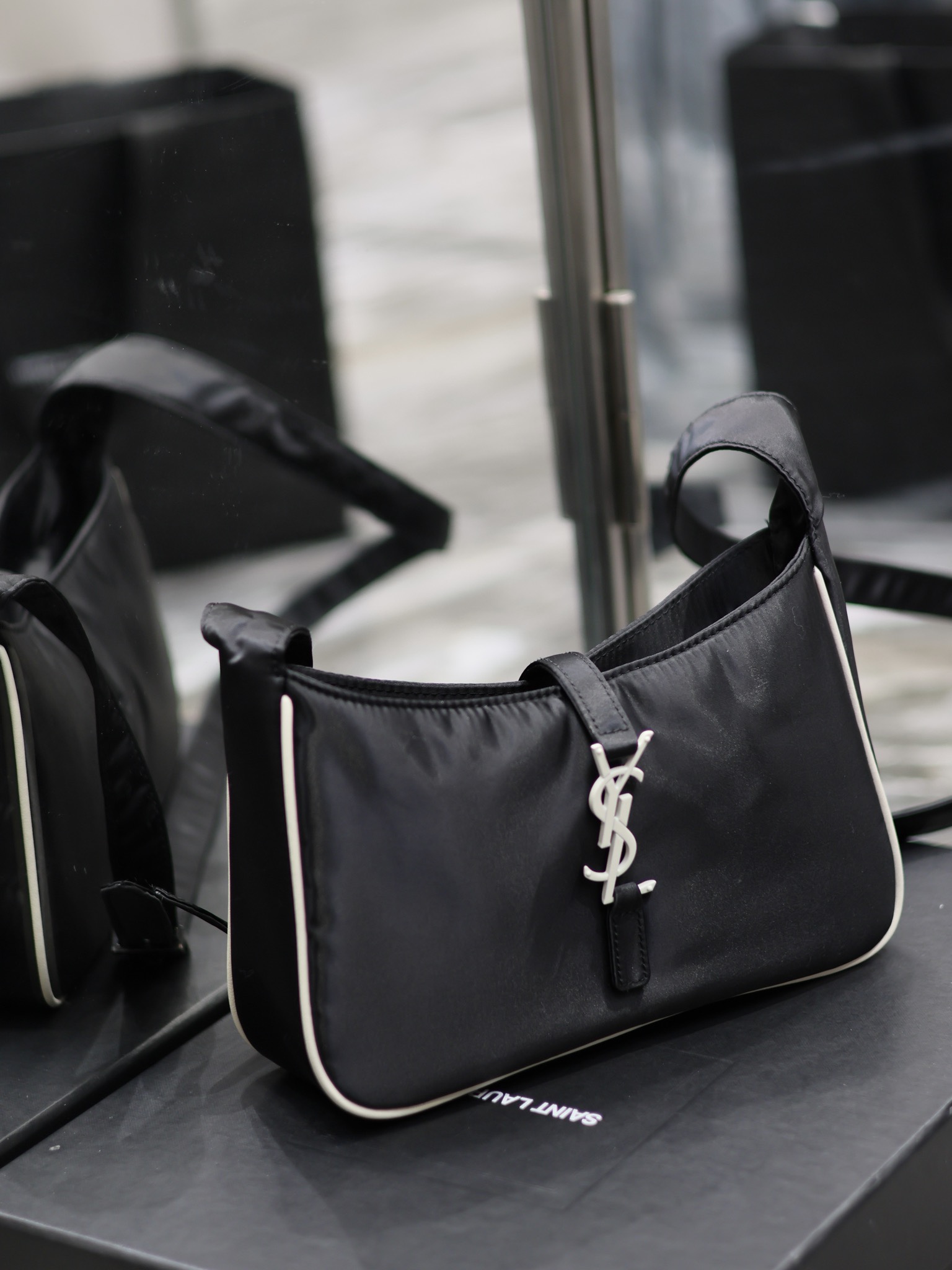 Saint Laurent YSL10A Handbag Shoulder Bag Top Mirror Quality Version