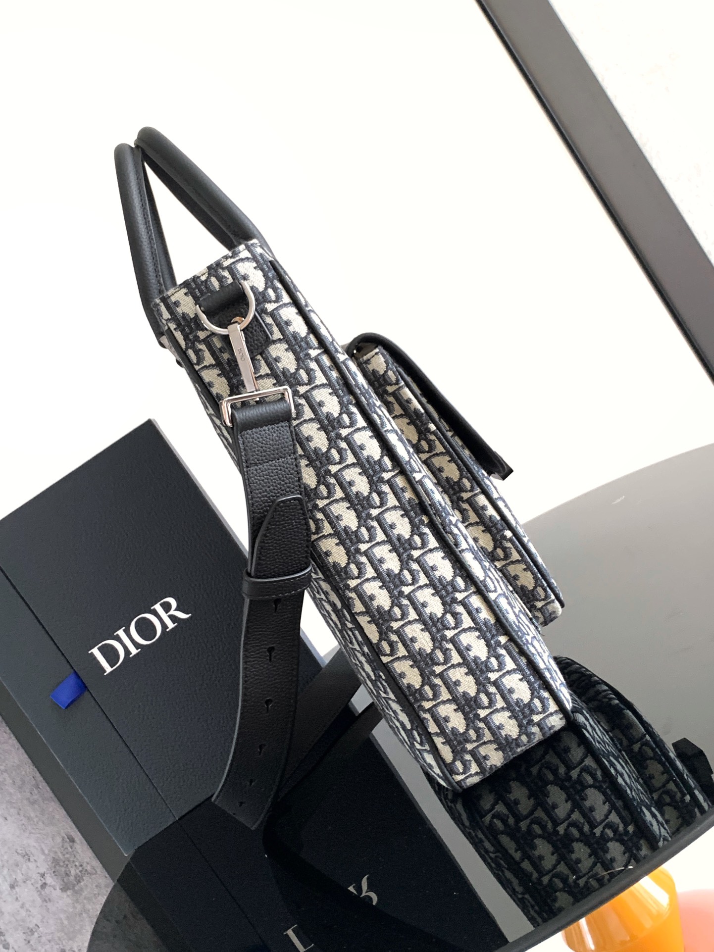 Men's Dior Saddle Tote in Beige Oblique Jacquard and Black leather