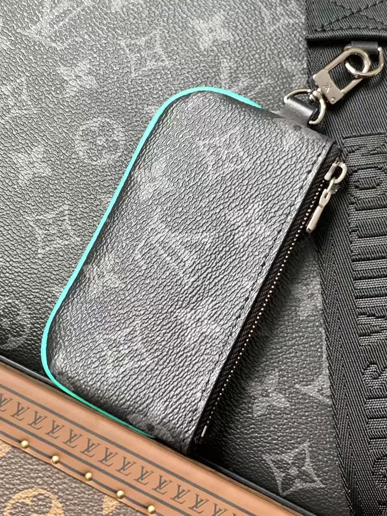 Louis Vuitton LV men's messenger bag