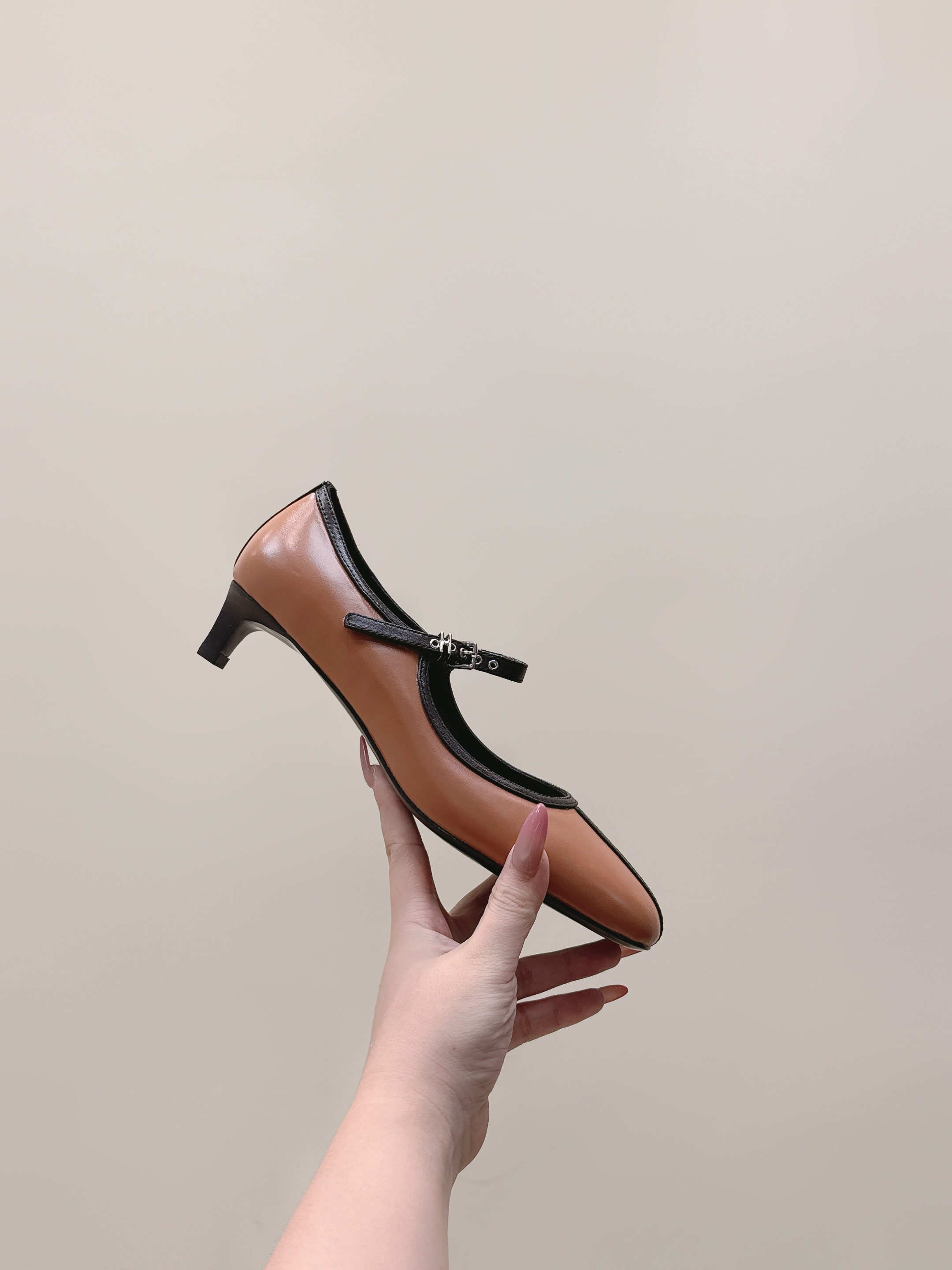 Hermes Women's Lilibeth 40 Pumps
