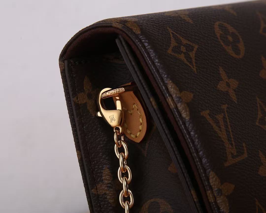 Louis Vuitton LV Lily On Chain Bag