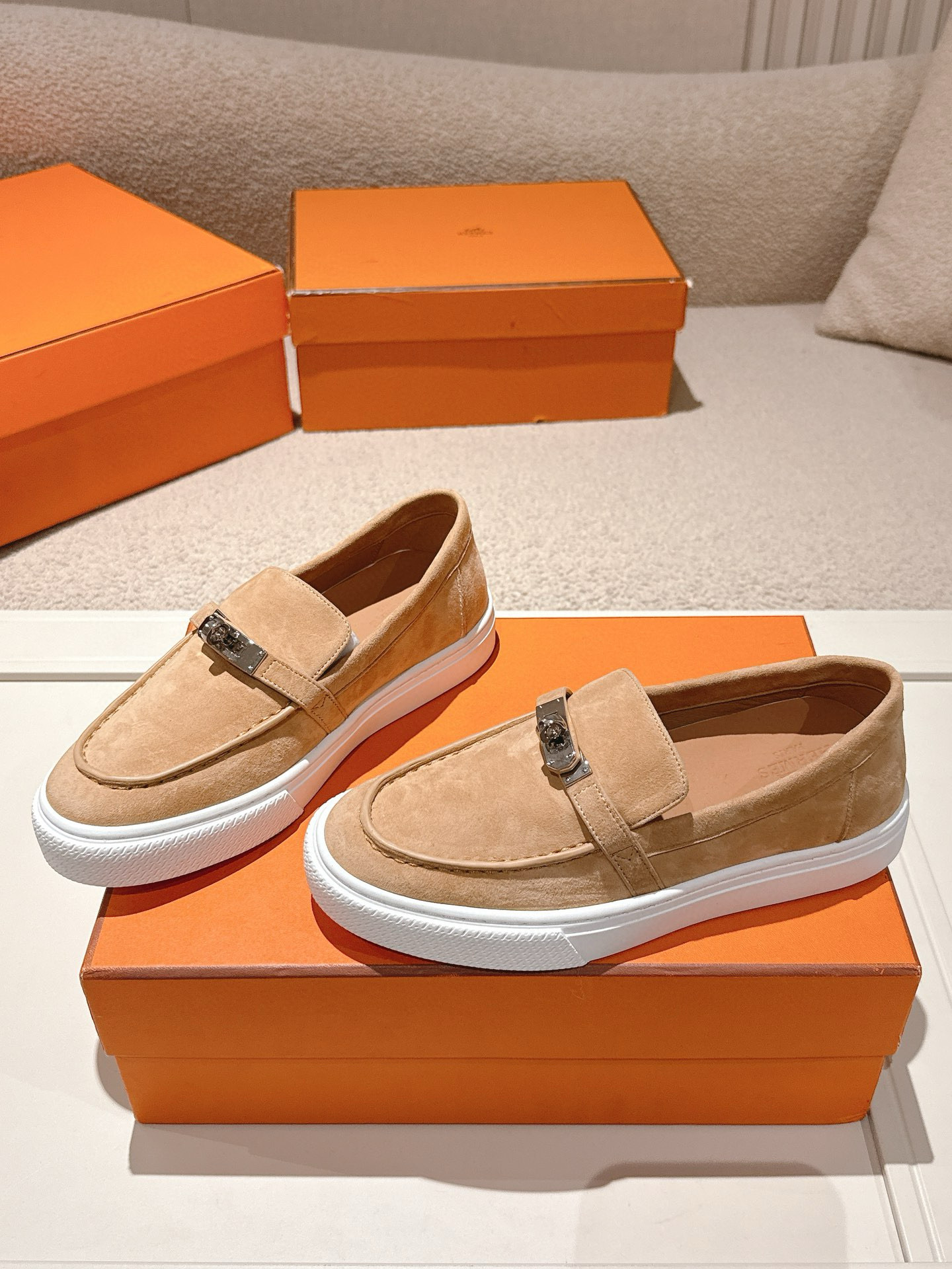 Hermes Unisex Suede Mind Mocassin