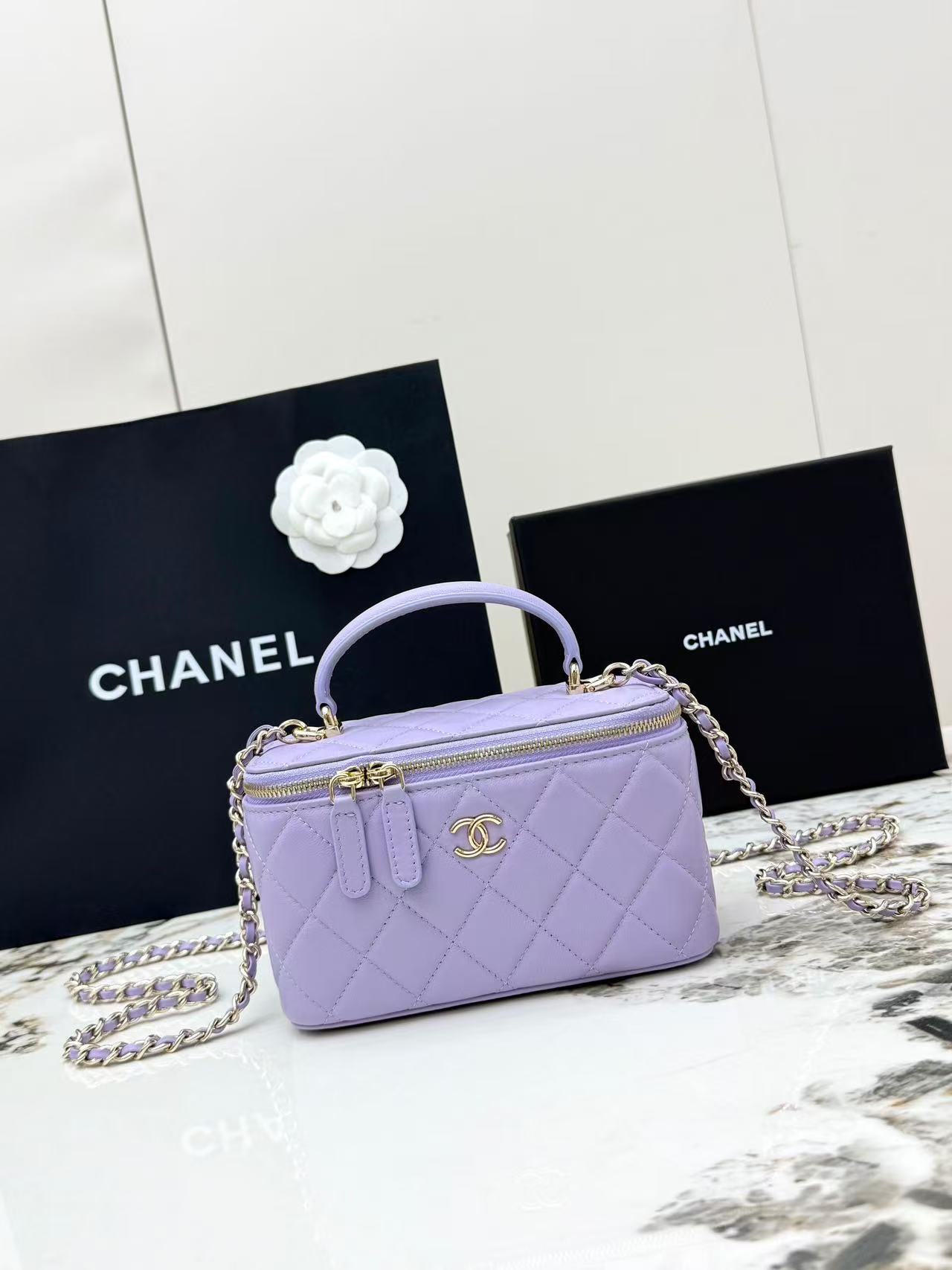 Chanel new box chain bag