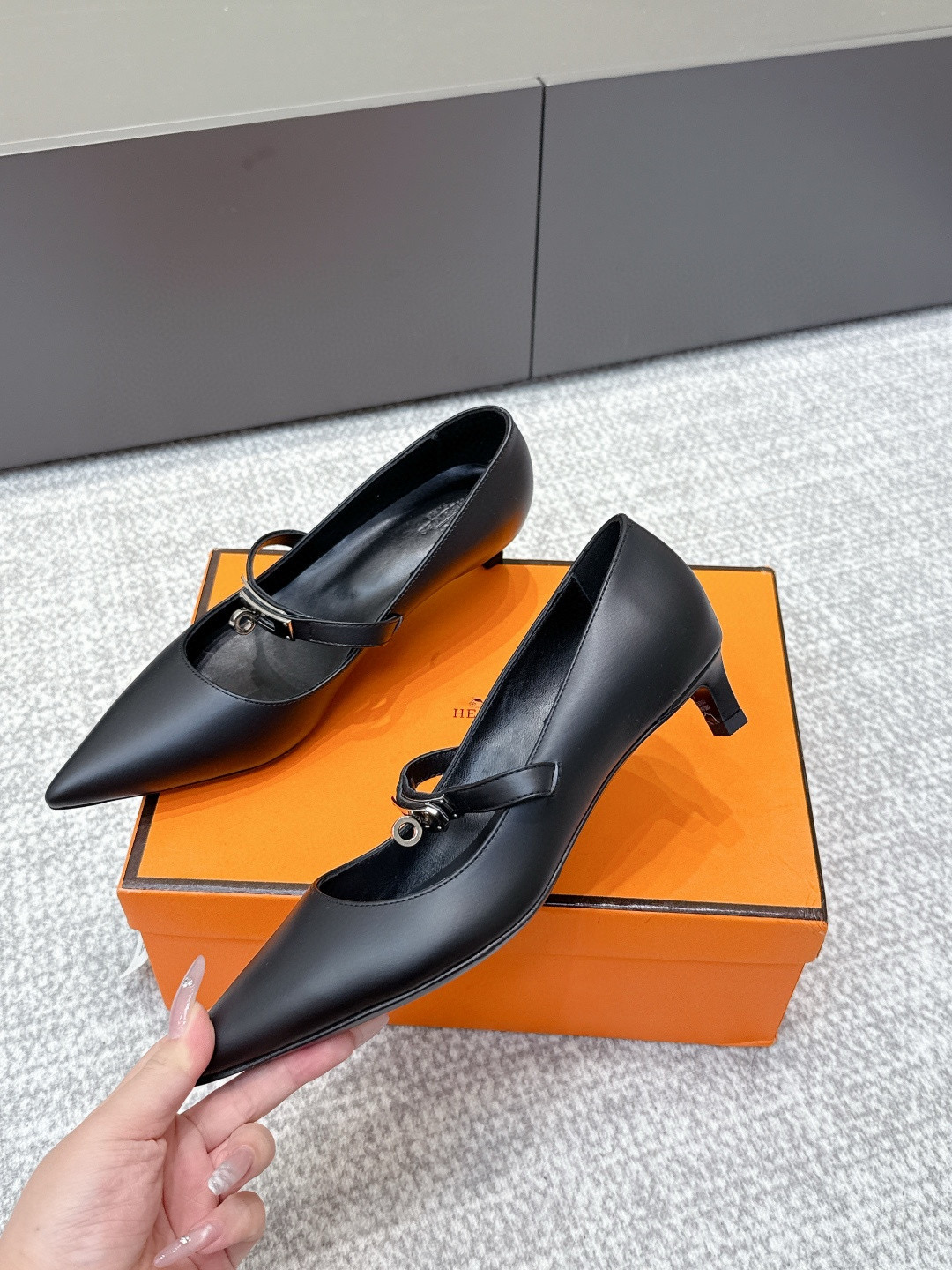 Hermes Women's Majesté 60 Pump