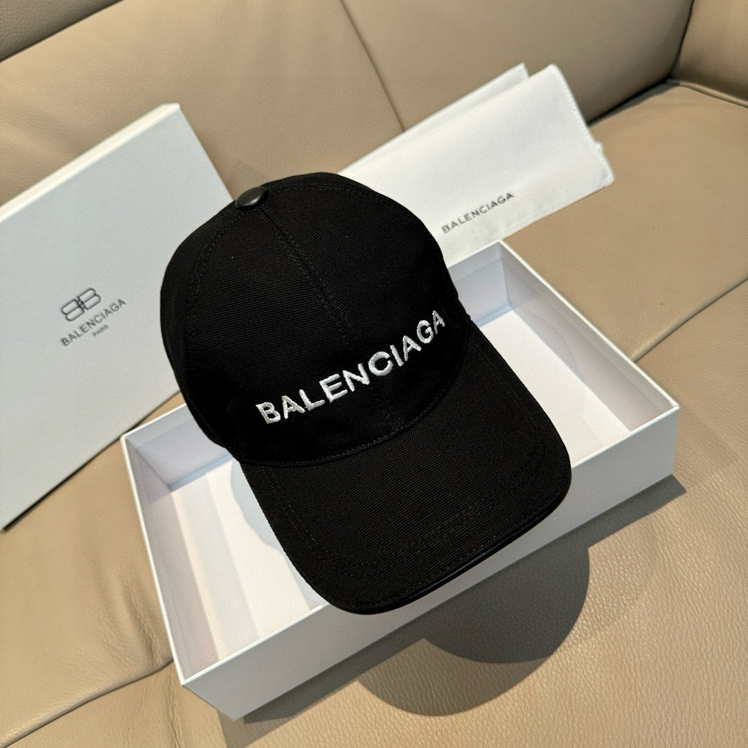 Balenciaga Classic Baseball Cap