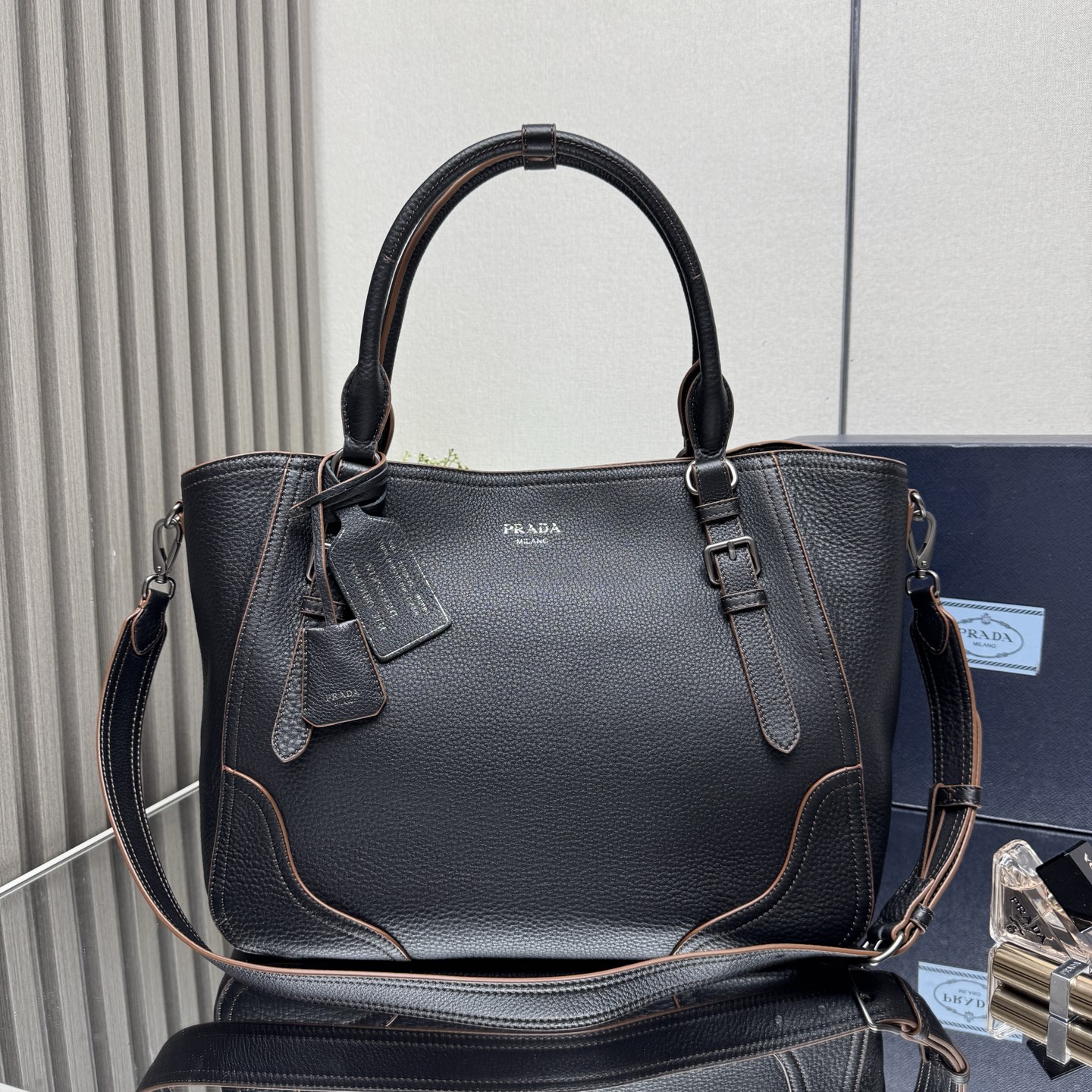 Prada Large leather tote bag-Black 1BG602