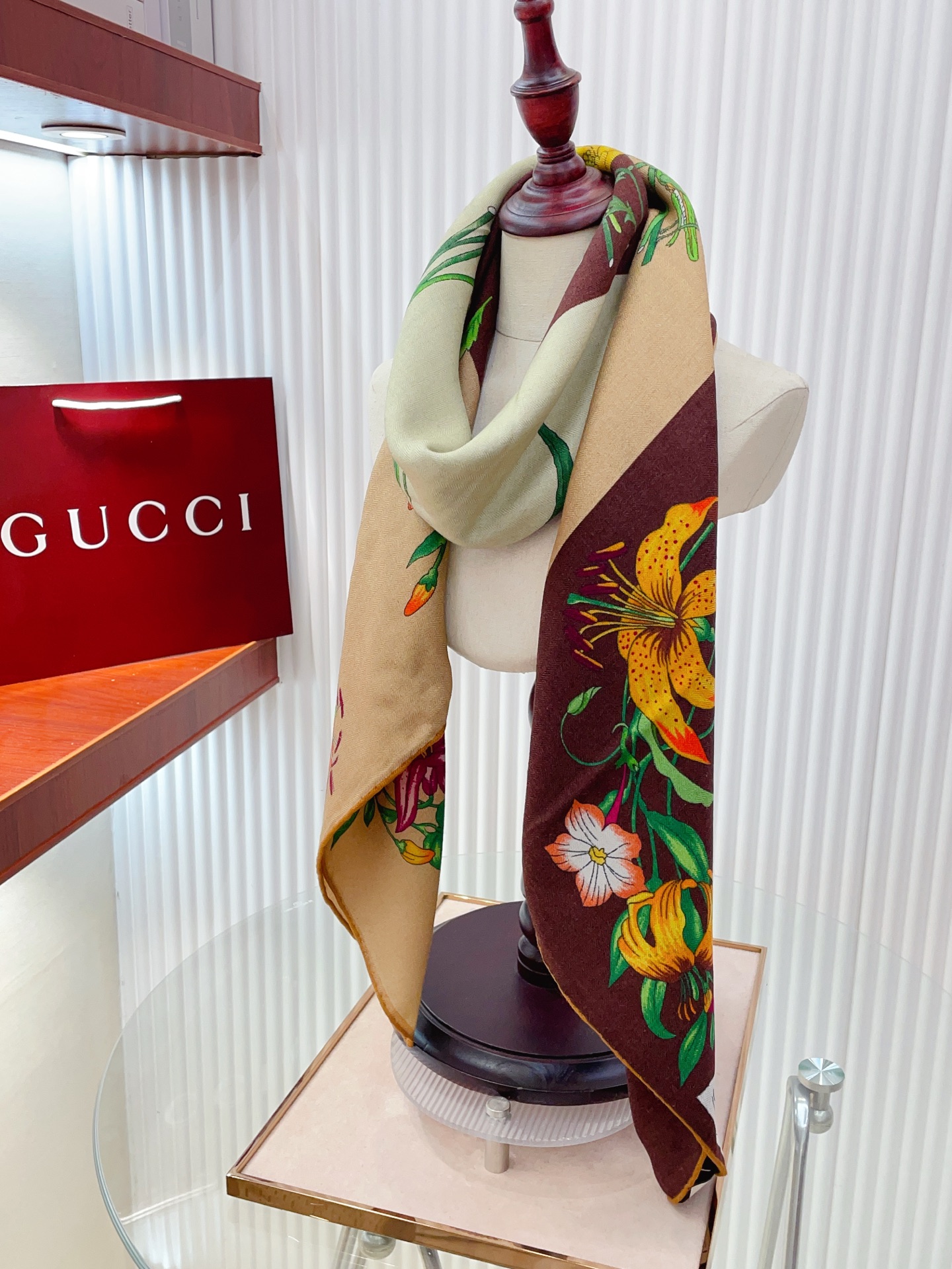 Gucci Shawl 140cm