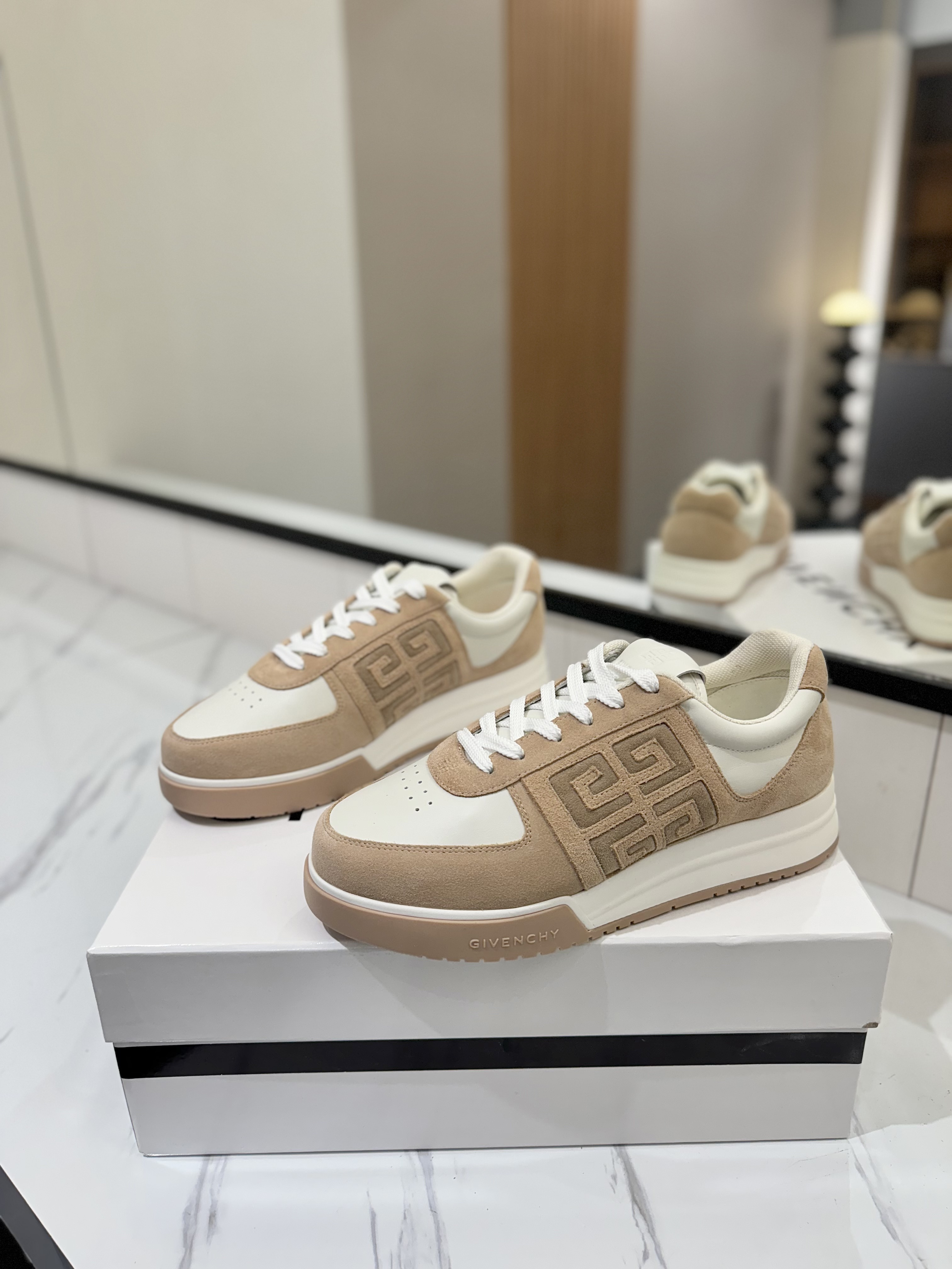 Givenchy G4 get Sneaker