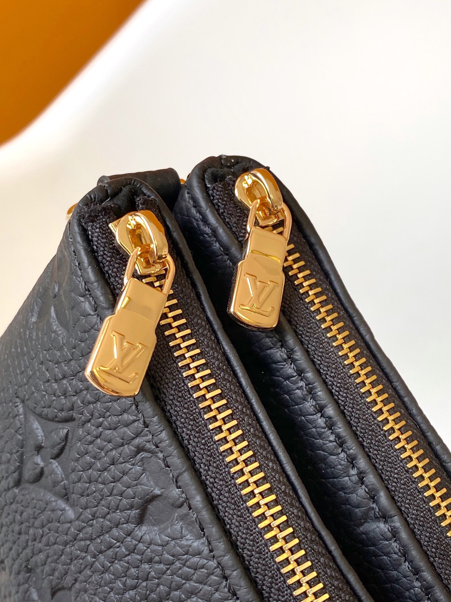 Louis Vuitton LV printed logo shoulder bag crossbody bag