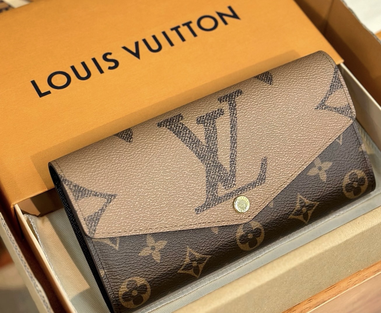 M807261 LV Canvas Sarah Wallet Monogram Reverse Canvas