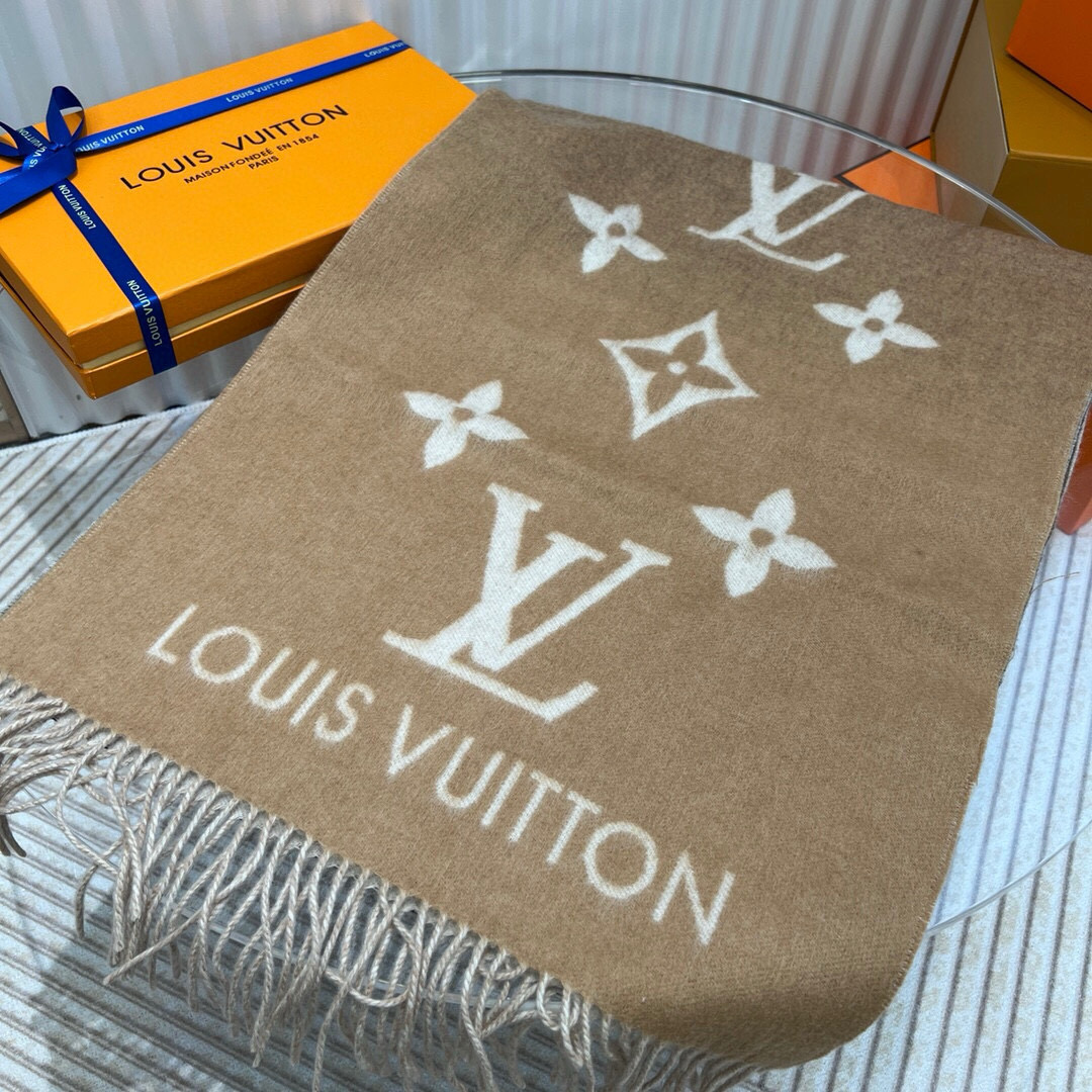 Louis Vuitton LV Reykjavik Gradient Monogram Scarf