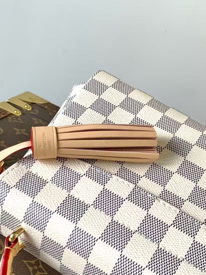 Louis Vuitton Croissette handbag