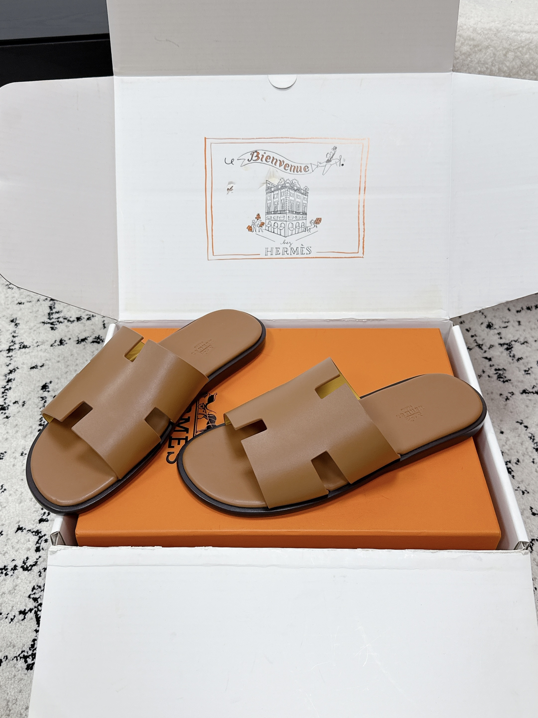 Hermes Men's leather sandal