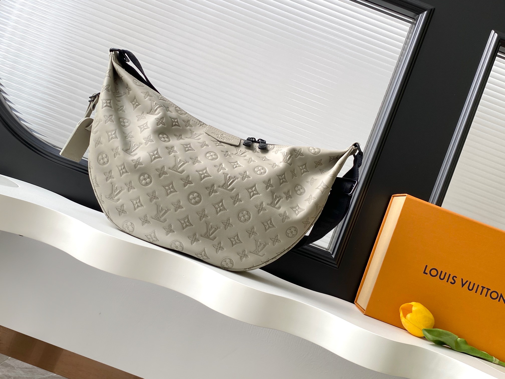 Louis Vuitton Hobo Hamac handbag