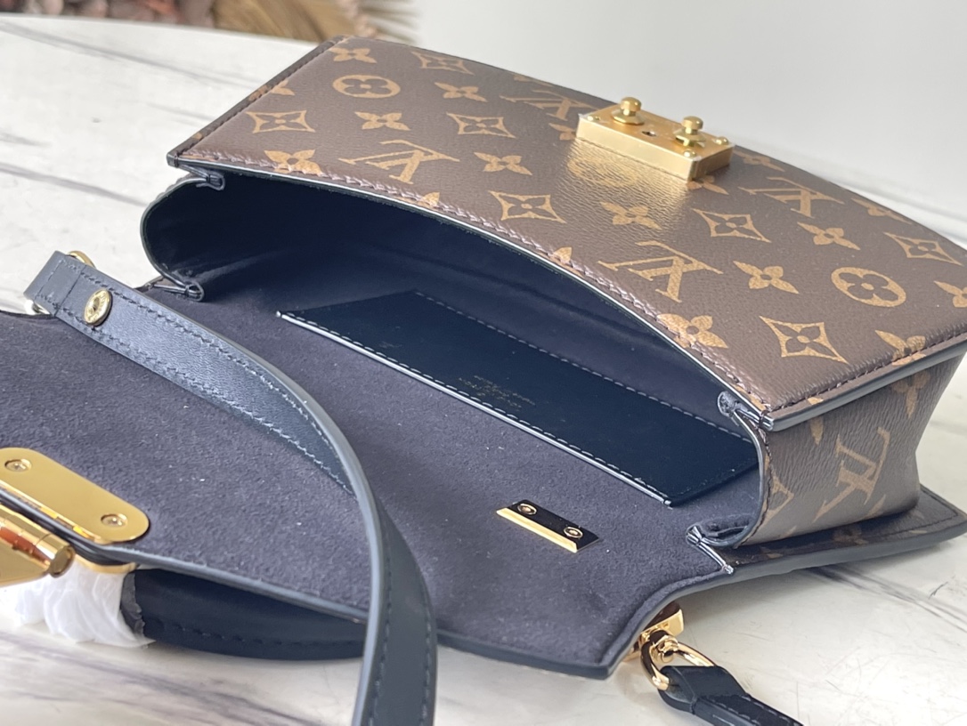Louis Vuitton LV Tilsitt m46548