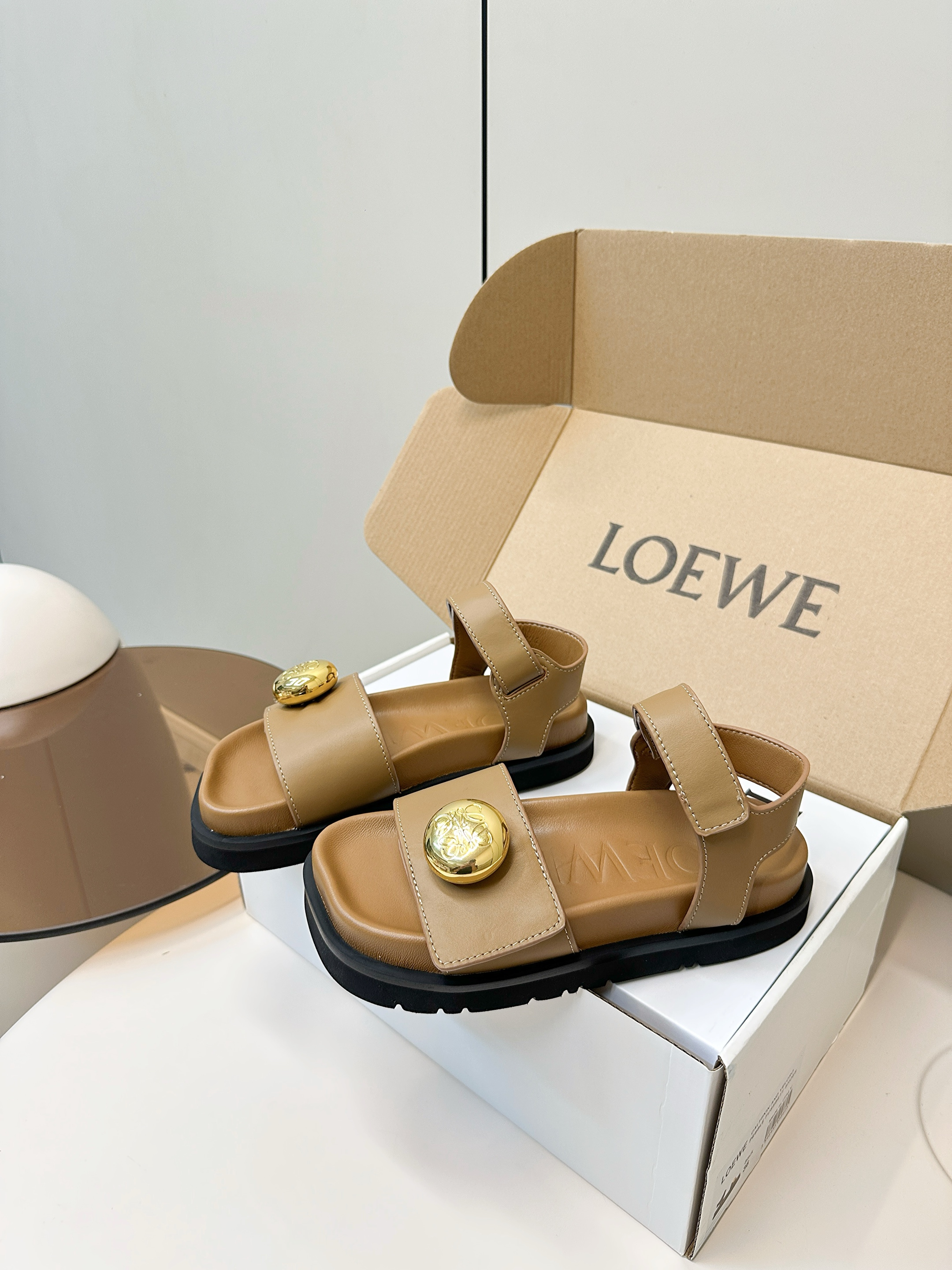 Loewe pebble Sandal