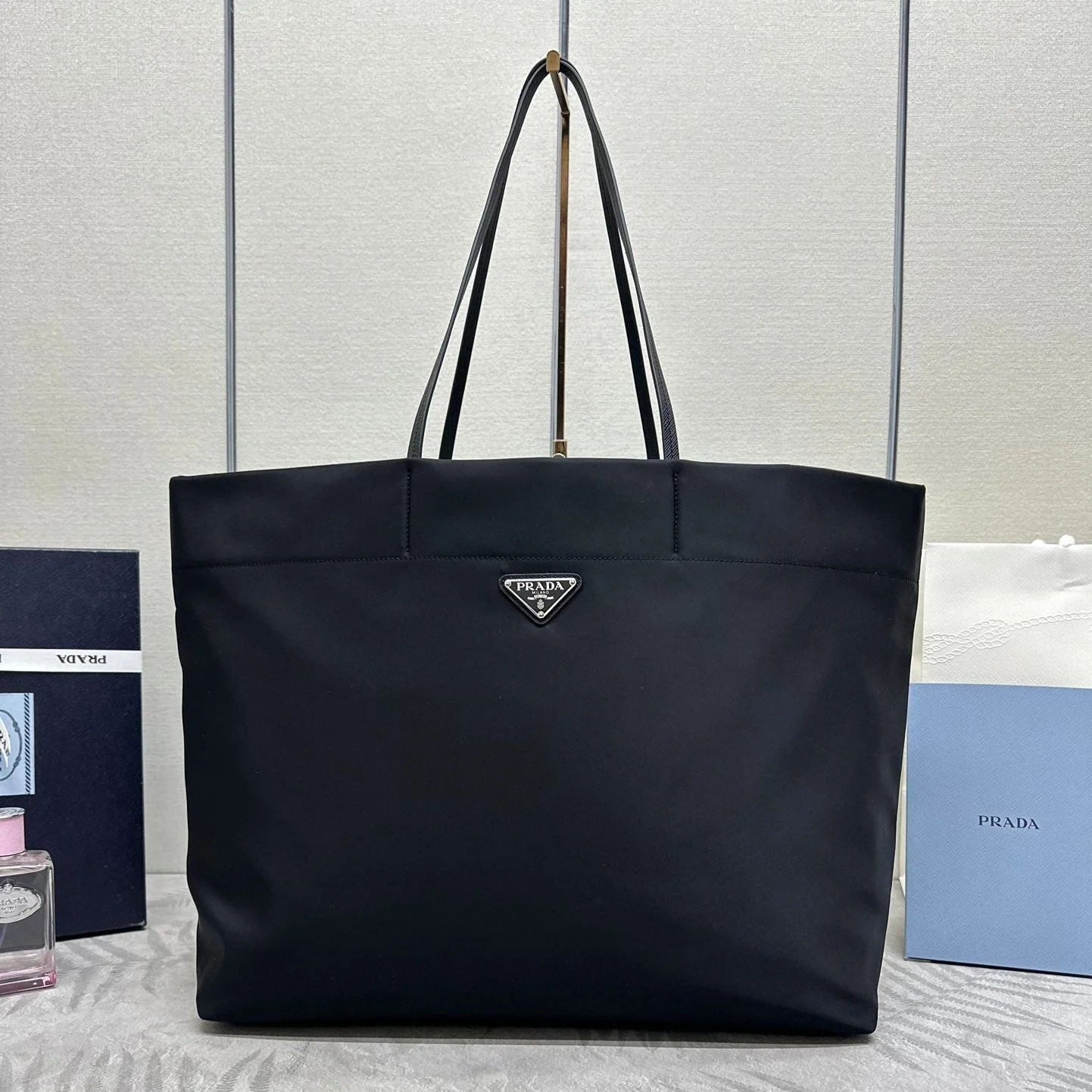 Prada MEDIUM SHOPPING BAG 40 IN BLACK RE-NYLON FABRIC