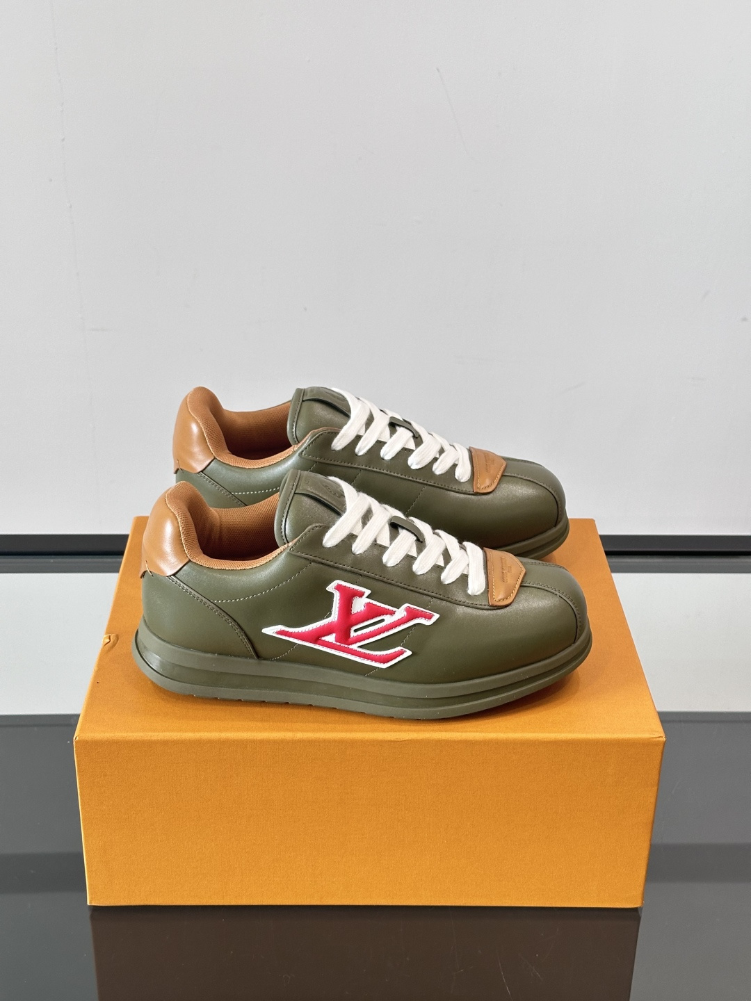 Men's LV Buttersoft Sneaker