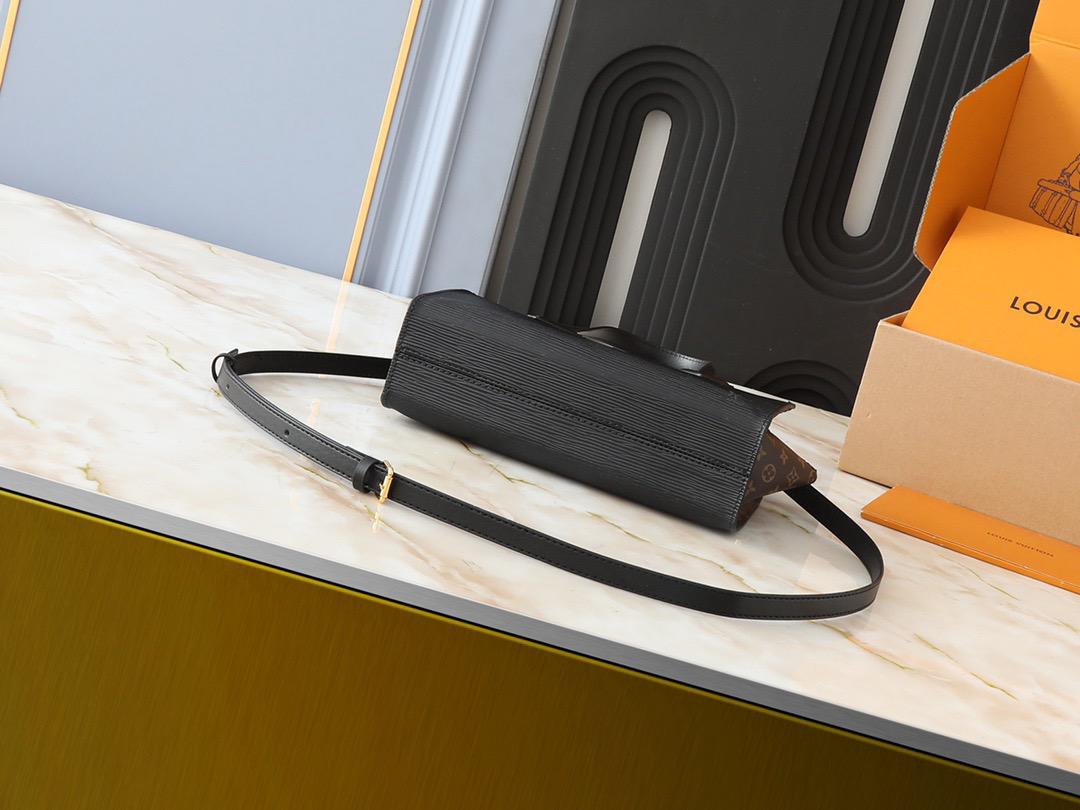 Louis Vuitton LV Varenne East West