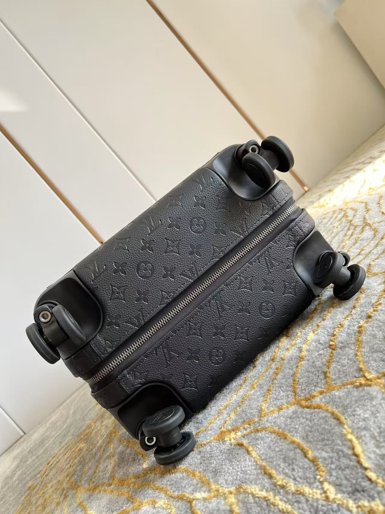 LOUIS VUITTON LV Suitcase Luggage Bag