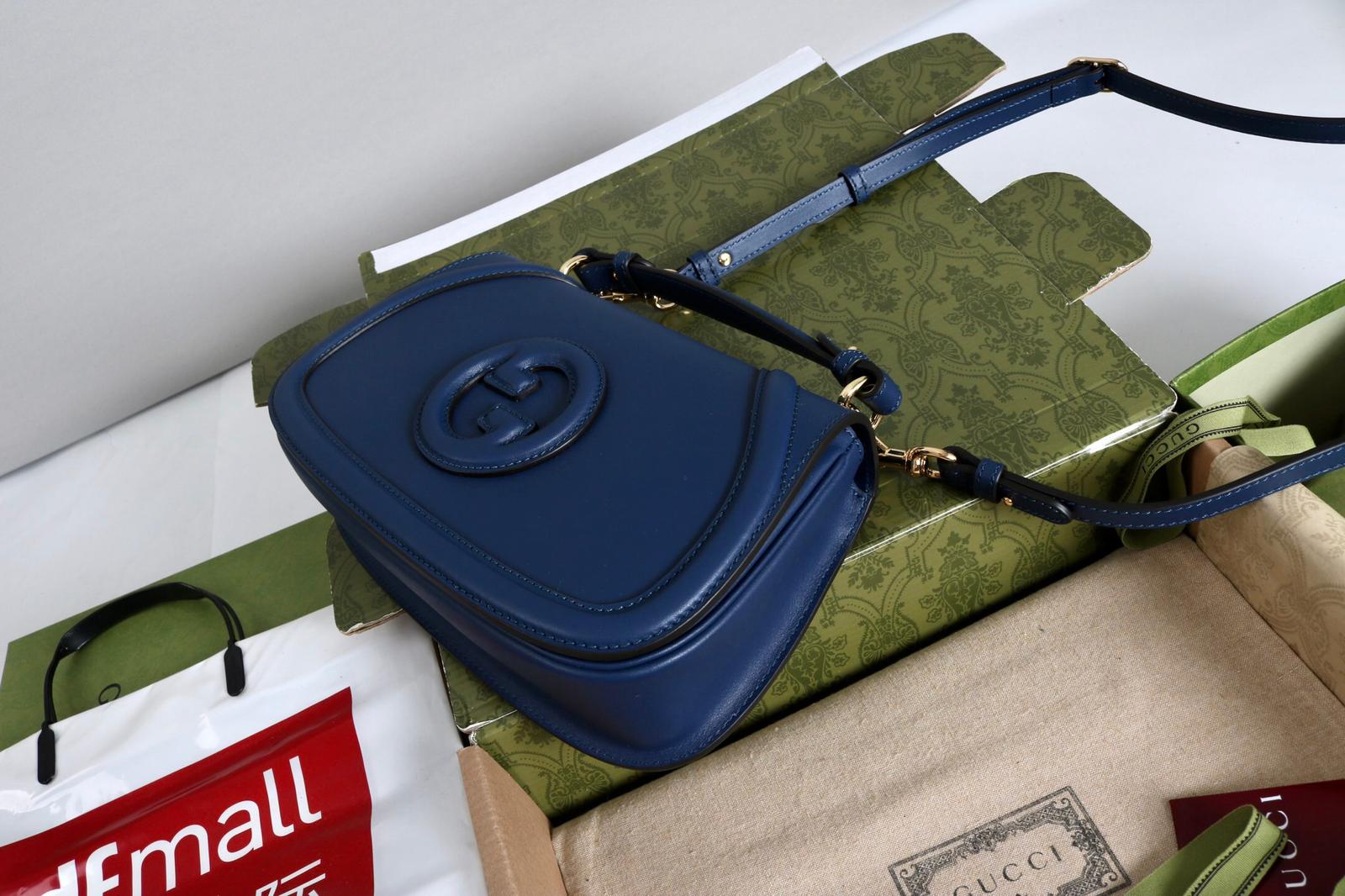 Gucci Blondie medium top handle bag