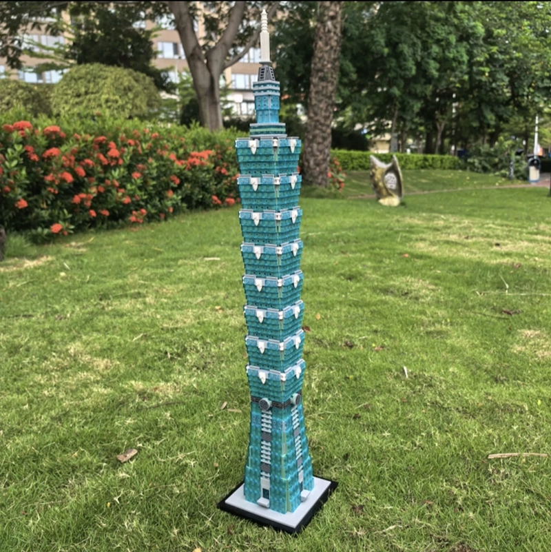 MOC 136995 - Taipei 101 1:800 Scale