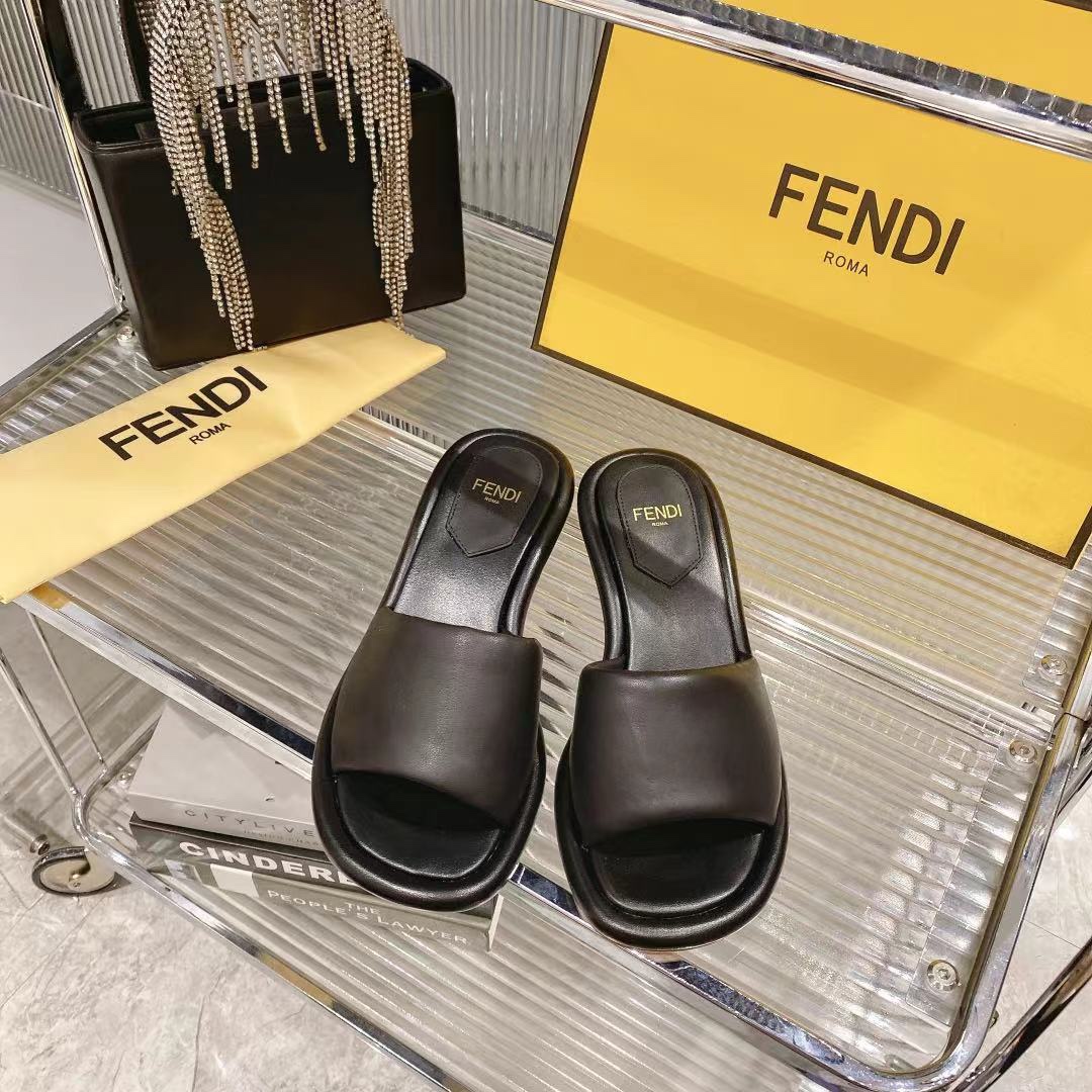 Fendi Women's leather Heeled Mules