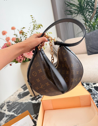 Louis Vuitton LV Cookie BB handbag