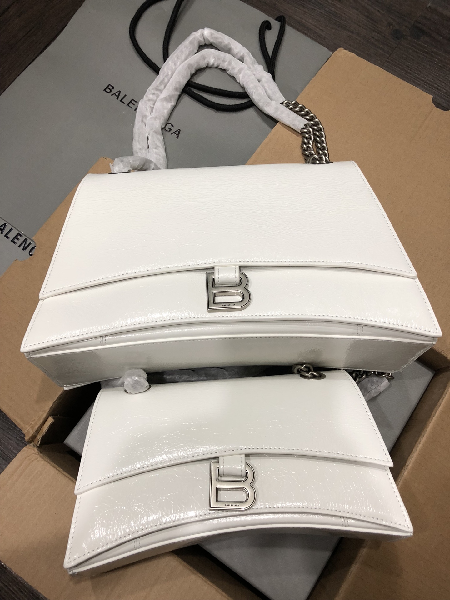 Balenciaga Small/Medium White Crush Crackled Leather Chain Strap Flap Hourglass Shoulder Bag /10A - KAIROO