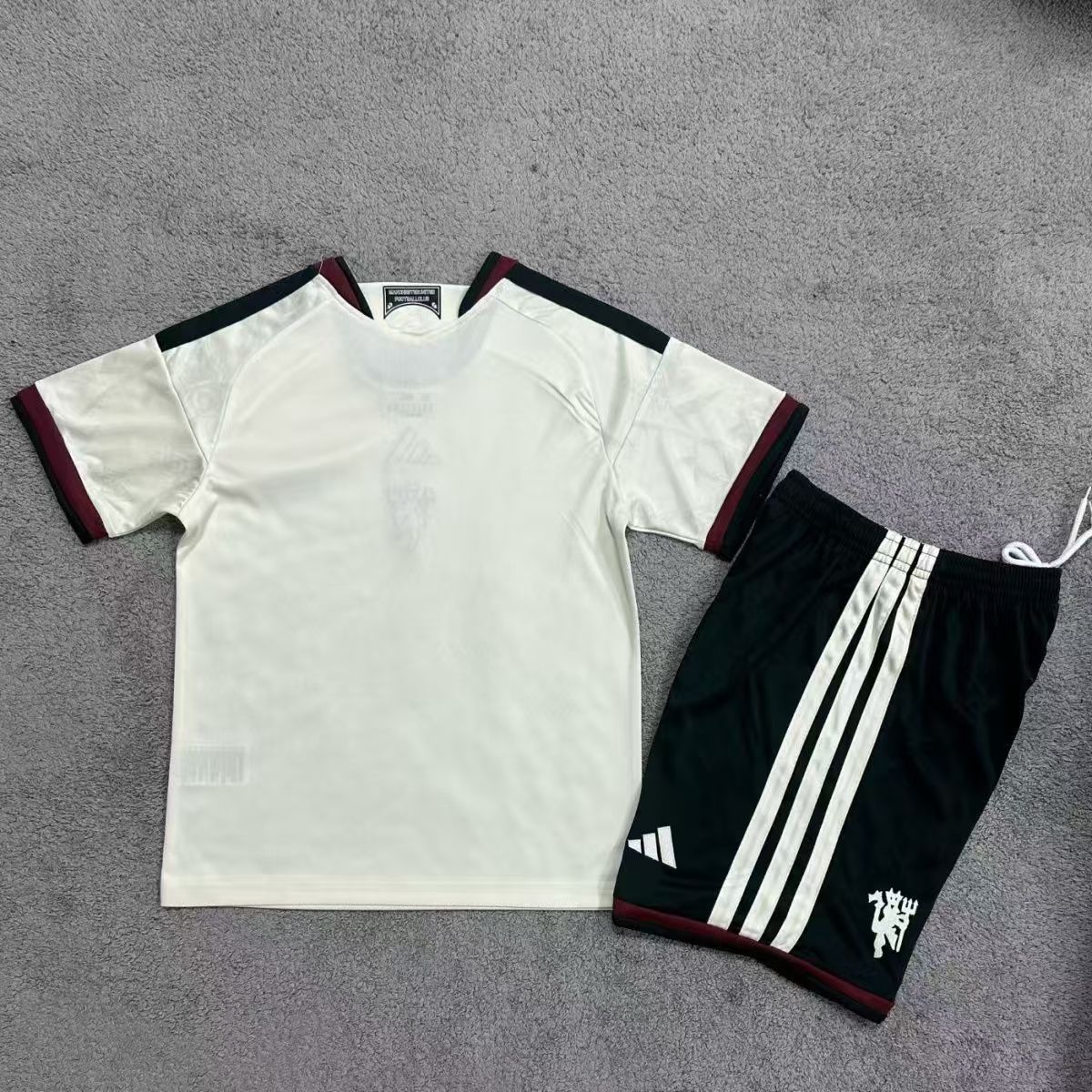 Kids Manchester United Third Suit & Socks 26/27