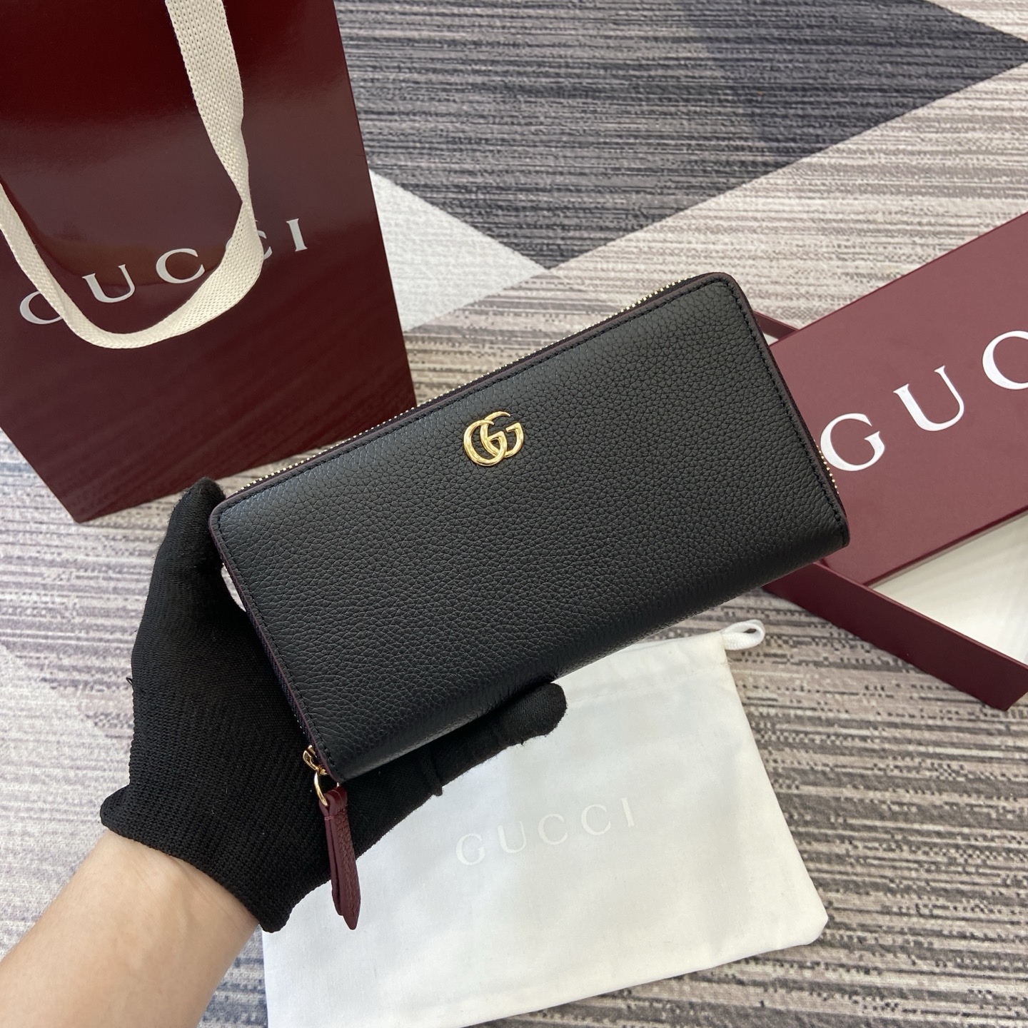 Gucci Bi-colour GG Marmont zip around wallet 456117