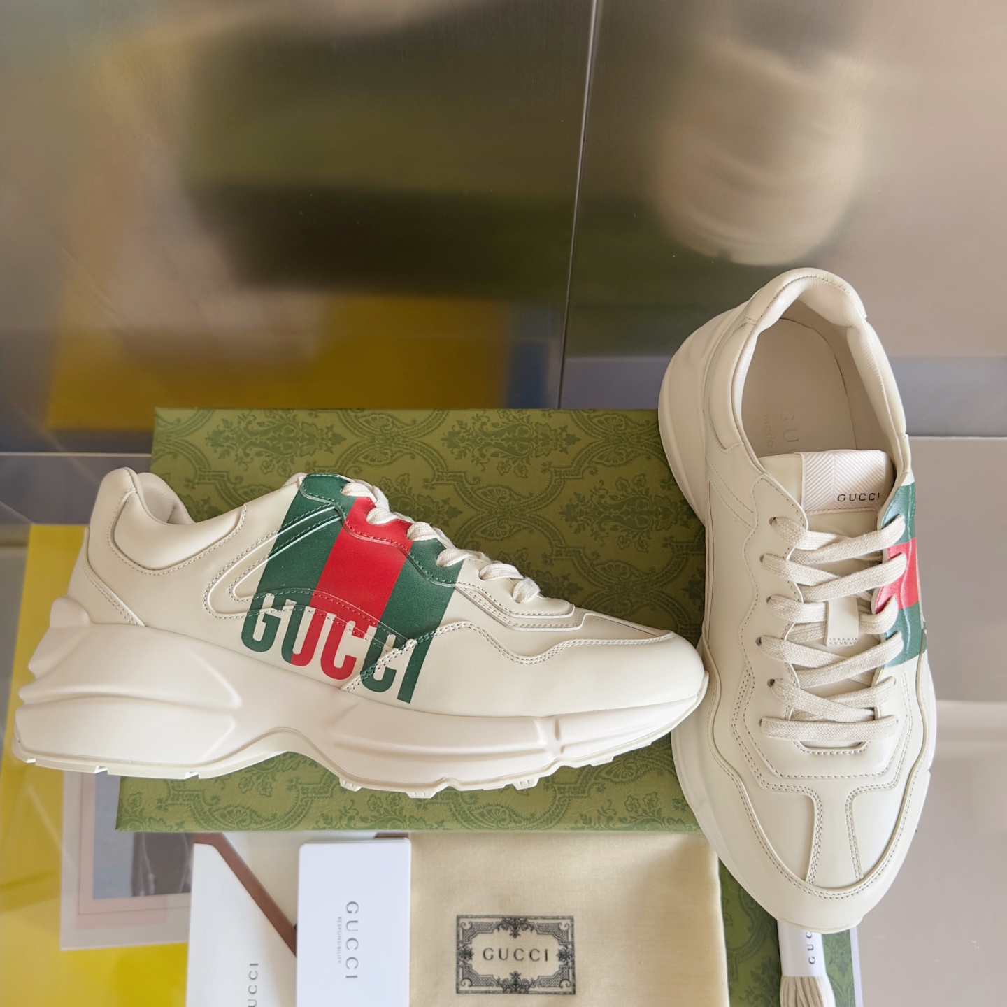 Unisex Gucci Rhyton trainer with Gucci logo