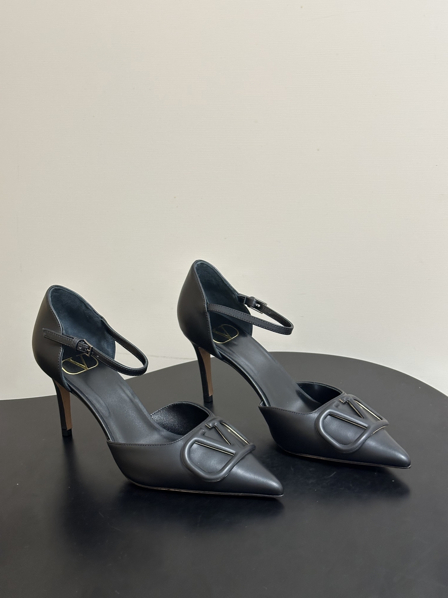 Valentino Vlogo Signature Pumps