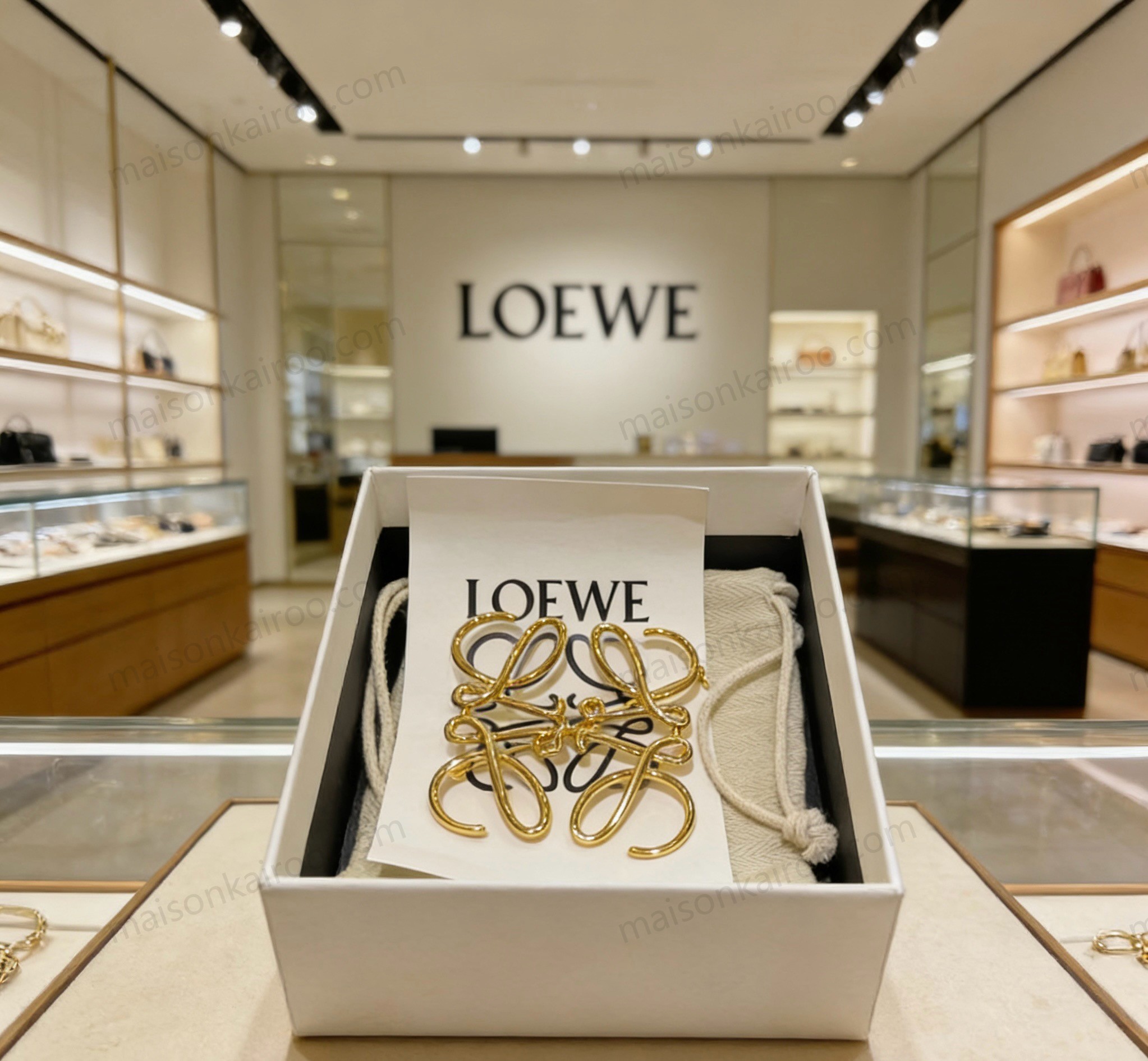 LOEWE Thick Line Anagram Brooch - KAIROO
