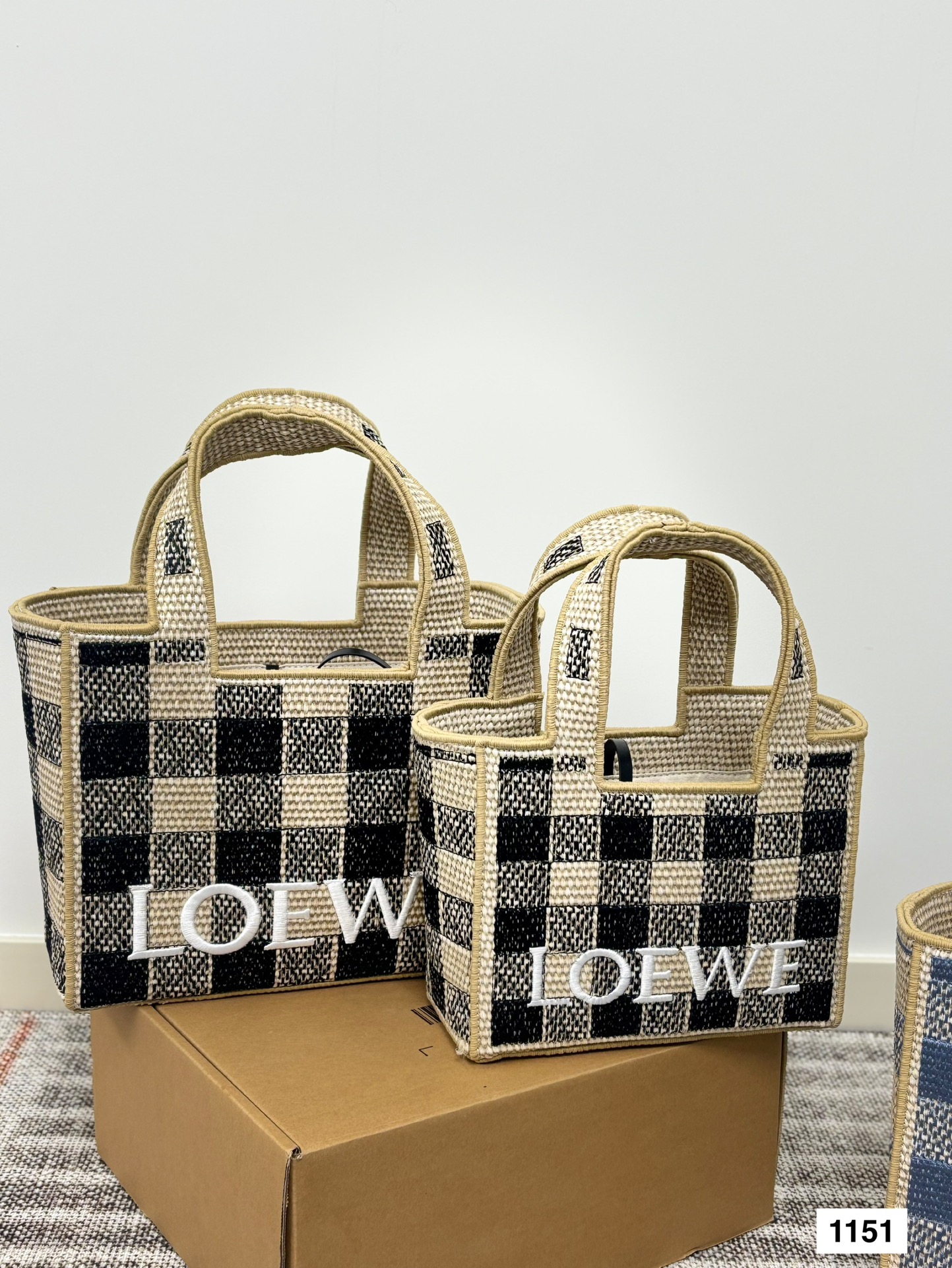 Loewe Font Paula's Ibiza Large/Medium Cuboid Gingham Plaid Woven Raffia Logo Tote Bag - KAIROO