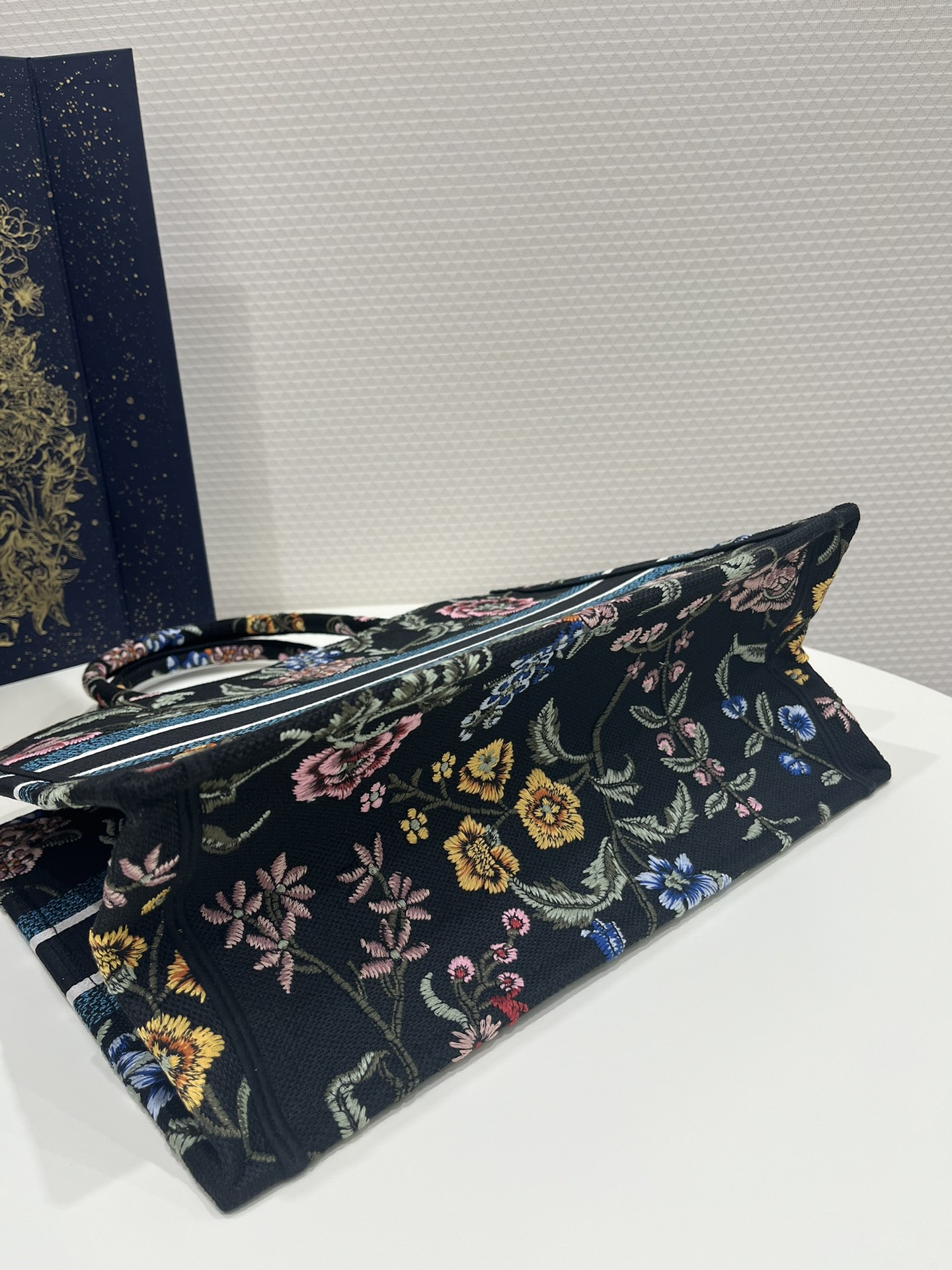 Dior Book Tote Medium Black MultiColor Dior Petites Fleurs Embroidery M1296ZEAU_M911