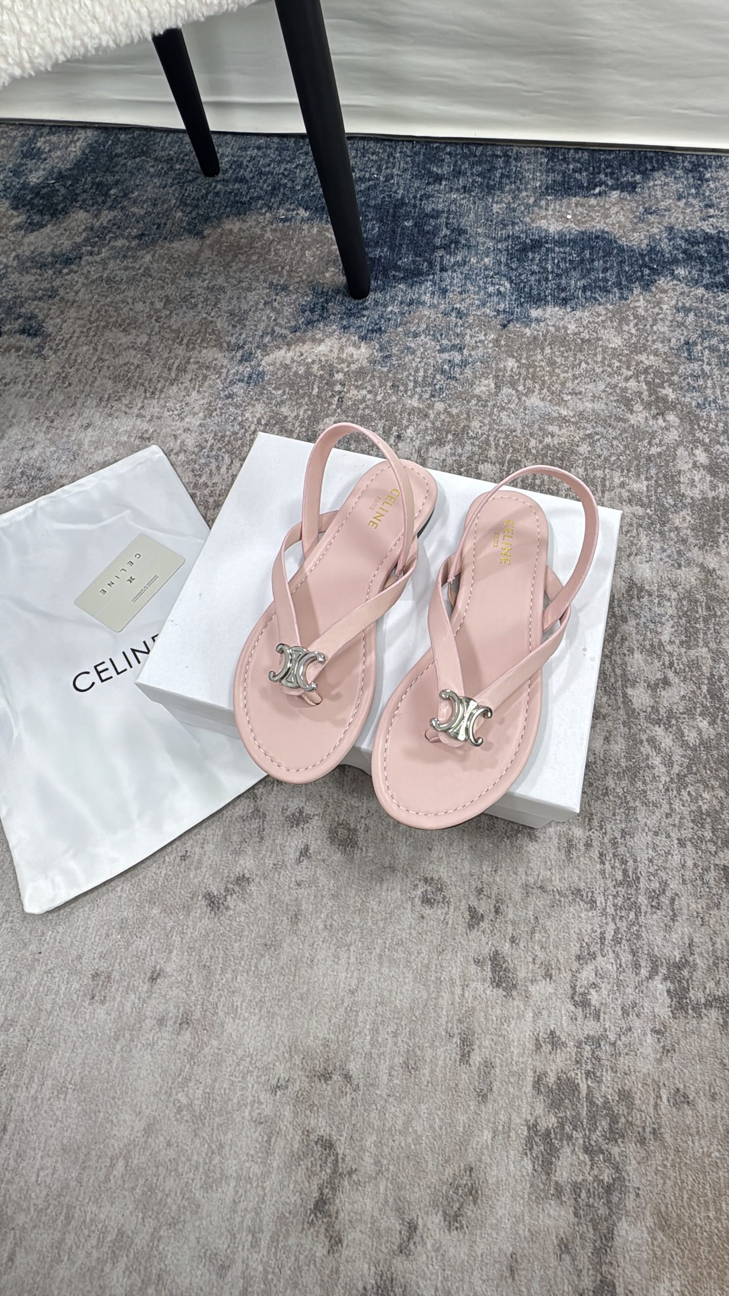 Celine Triomphe Metallic Logo Smooth Leather Slingback Thong Sandals - KAIROO