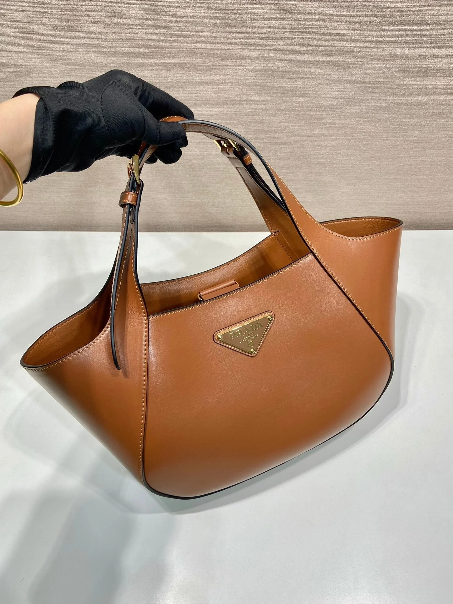 Prada TOTE BAG 28 IN CINNAMON BROWN SHEEPSKIN GOLD LOGO