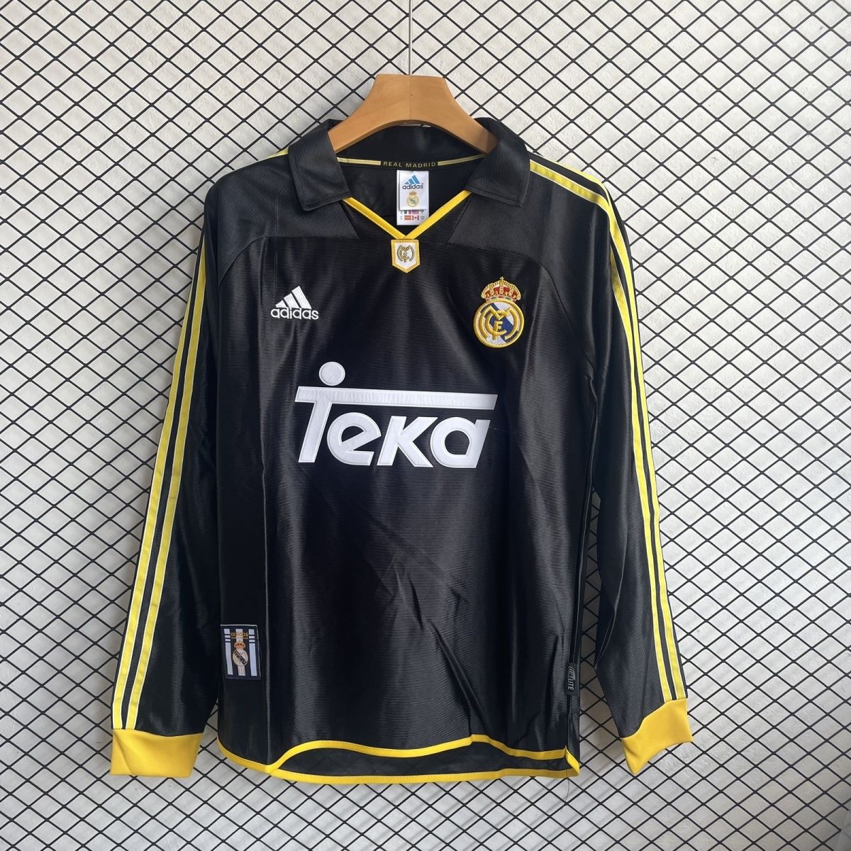 Real Madrid Retro Away Long Sleeve Jersey 1998-00