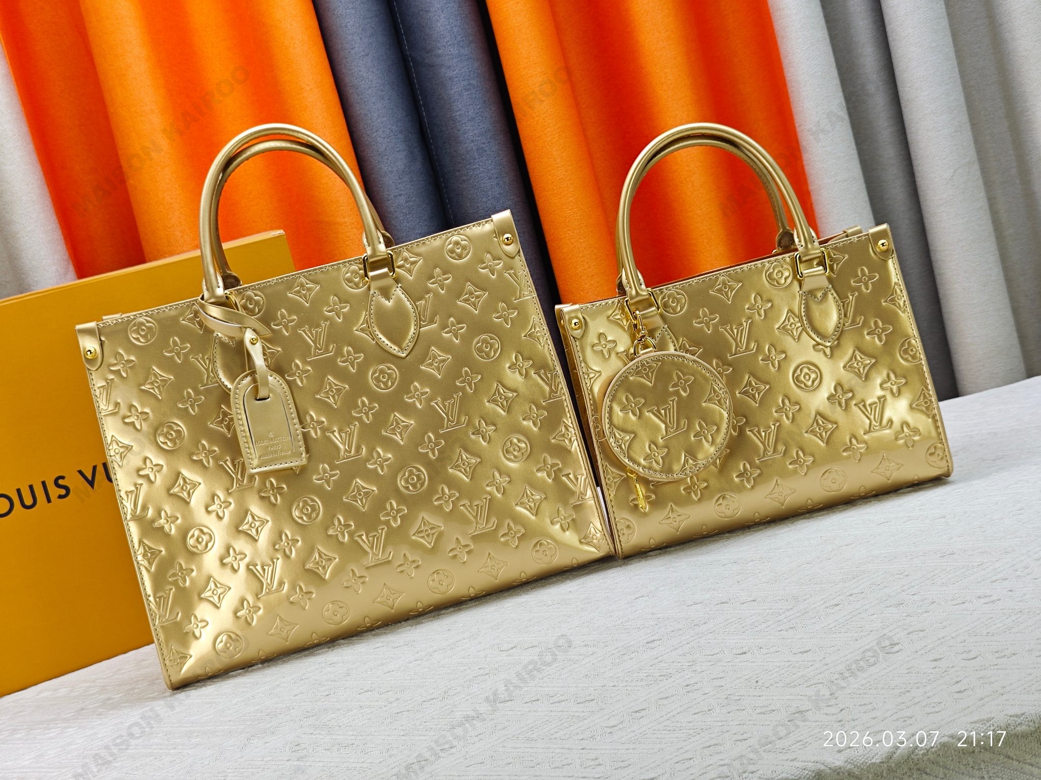 Louis Vuitton LV OnTheGo PM/MM Metallic Gold Monogram Embossed Leather Top Handle Tote Bag - KAIROO