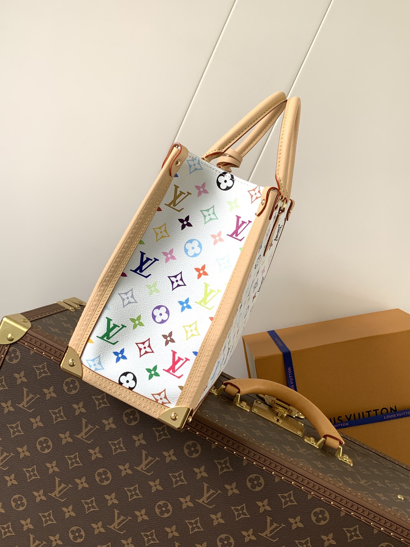 M13079 LV x TM OnTheGo MM Bag Tote In White multicolored Canvas
