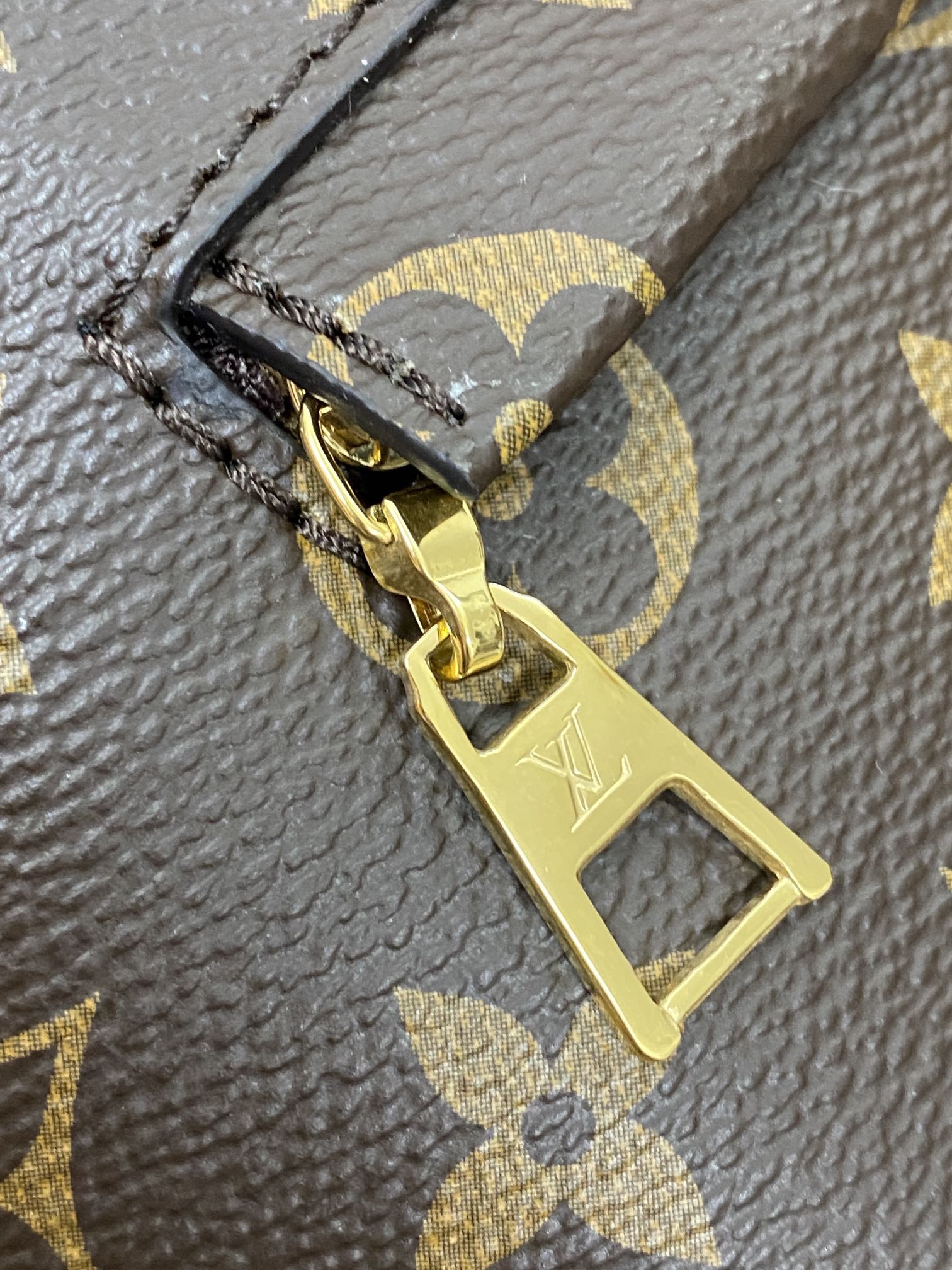 Louis Vuitton LV Montsouris PM M45501