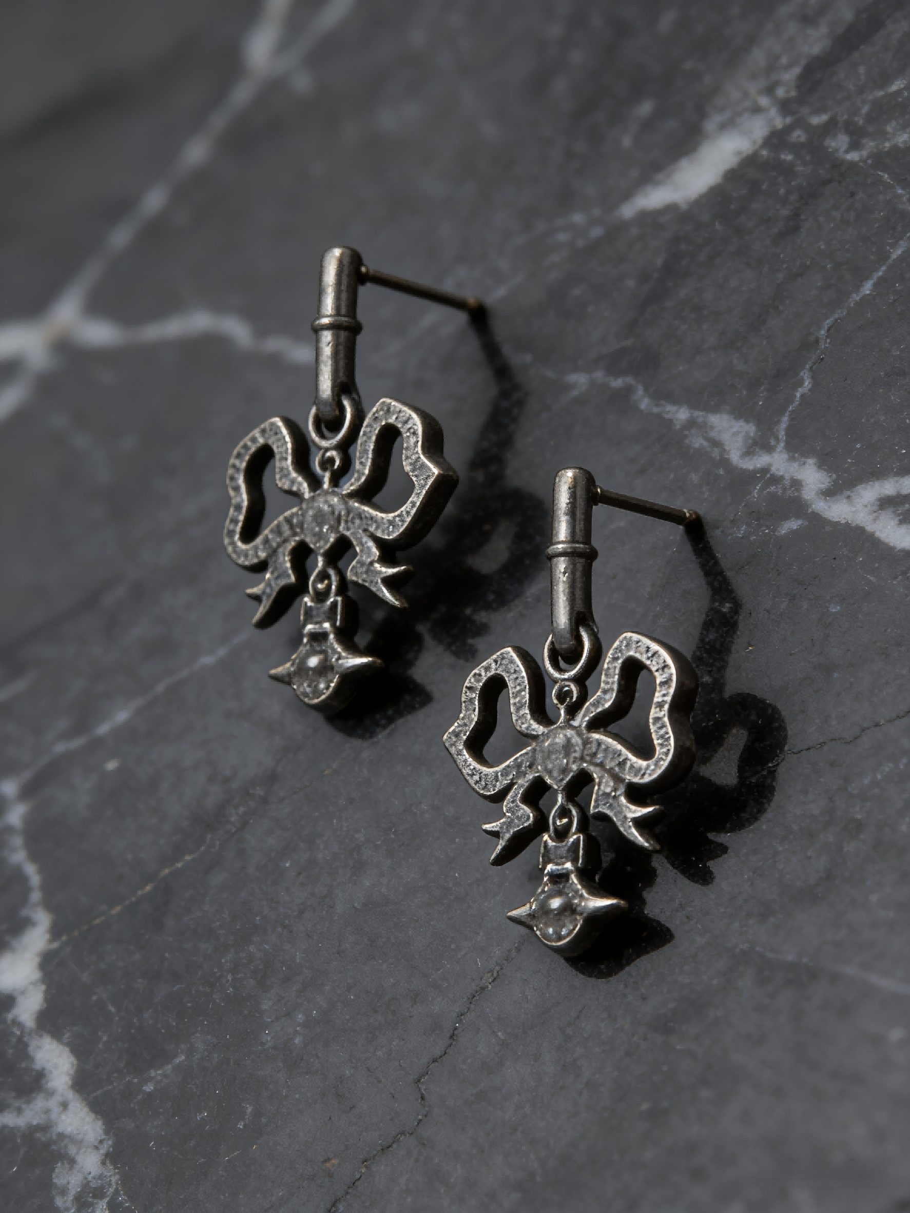 Trendy Gunmetal Bow & Orb Drop Earrings for Women – Vintage Dark Aesthetic, Y2K Grunge Jewelry for Party & Daily Wear