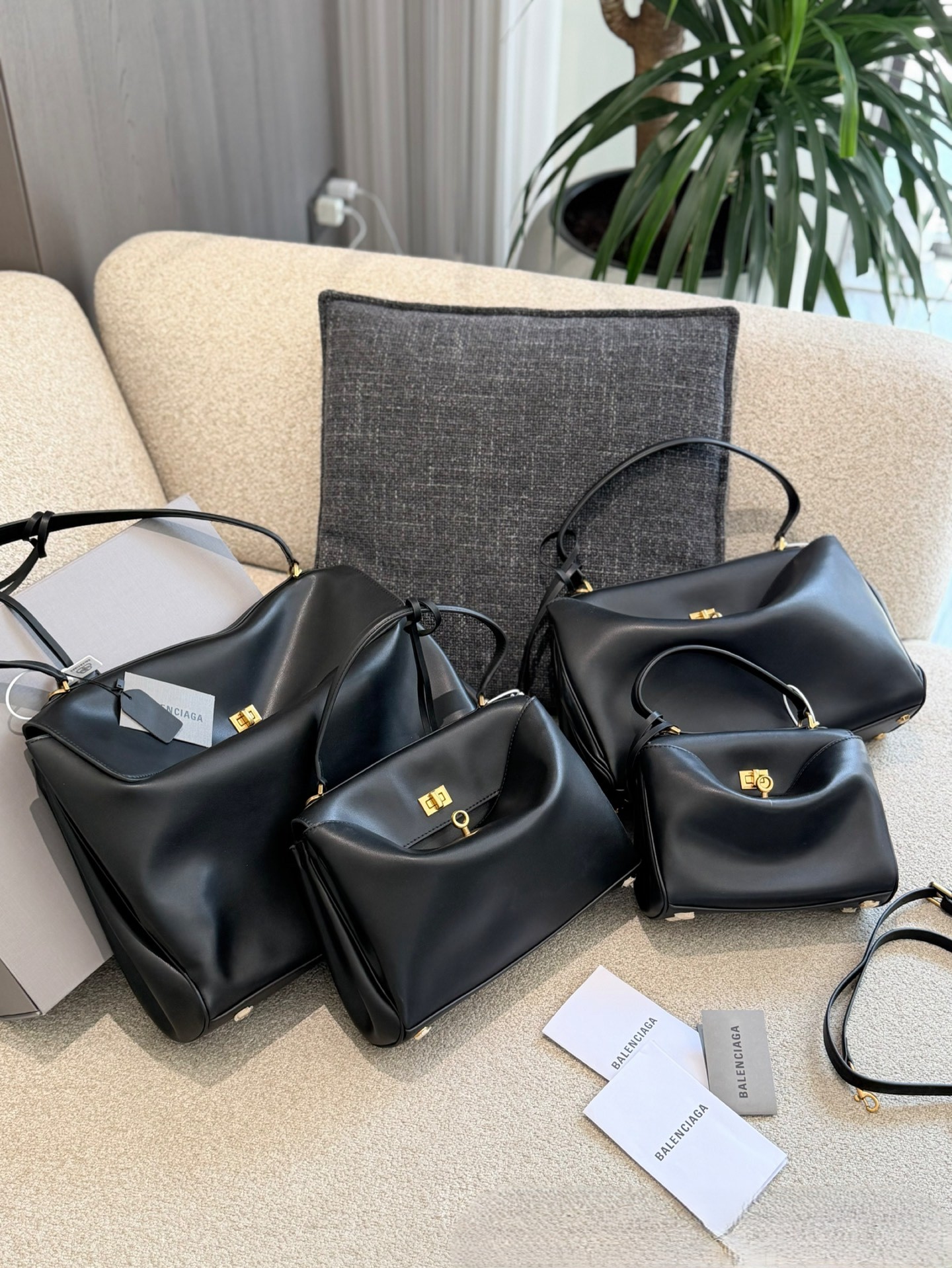 Balenciaga Rodeo Black Slouchy Kelly Smooth Leather Turn Lock Tote Top Handle Bags - KAIROO