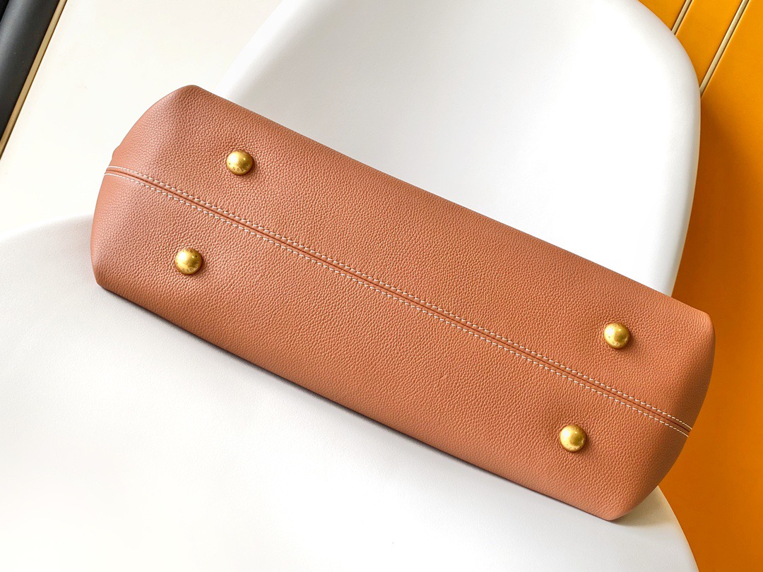 Louis Vuitton medium calfskin bag